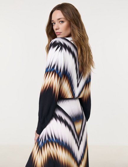 blouse-with-a-striking-print-104.jpg
