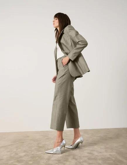 eleganter-blazer-mit-nadelstreifen-102.jpg
