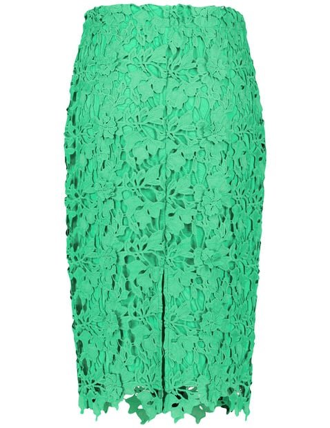 elegant-skirt-made-of-3d-lace-03.jpg