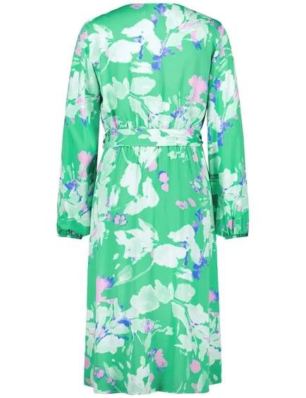 knee-length-dress-with-a-floral-pattern-03.jpg