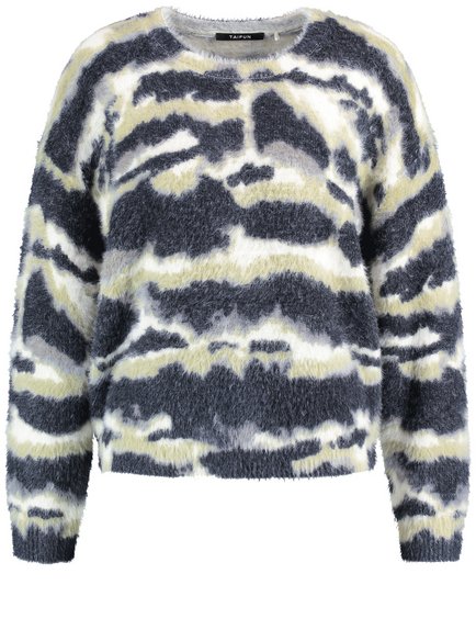 fluffy-knit-jumper-with-pattern-02.jpg