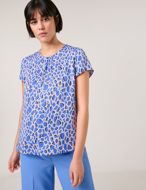 short-sleeve-blouse-with-an-all-over-print-110.jpg
