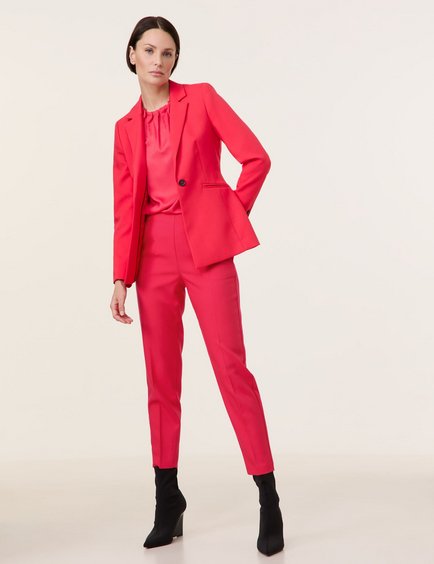 taillierter-blazer-mit-stitchings-102.jpg