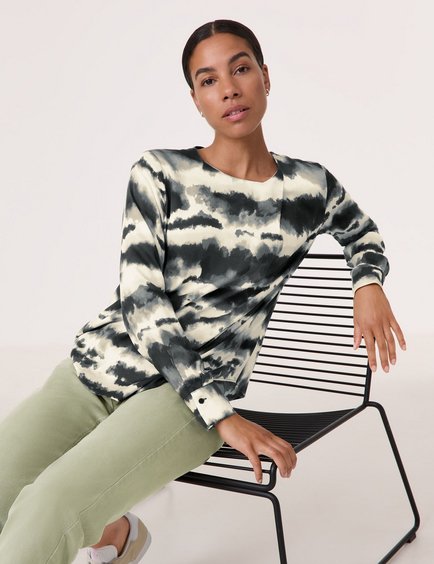 blusenshirt-mit-allover-print-102.jpg