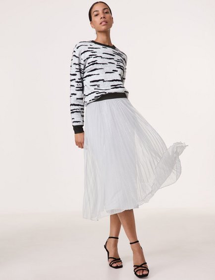pleated-skirt-with-a-glitter-effect-110.jpg