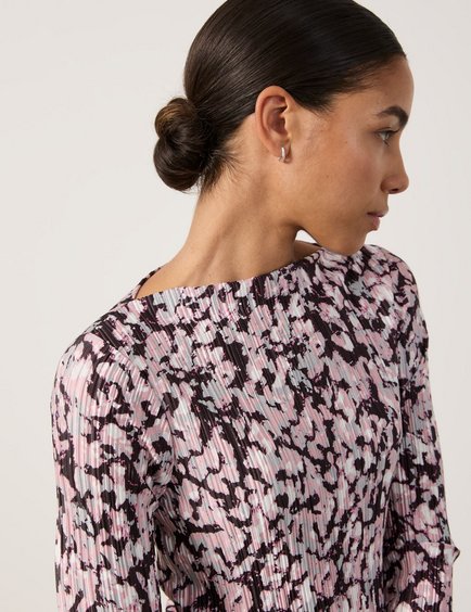 midi-dress-with-a-fine-pleated-texture-100.jpg