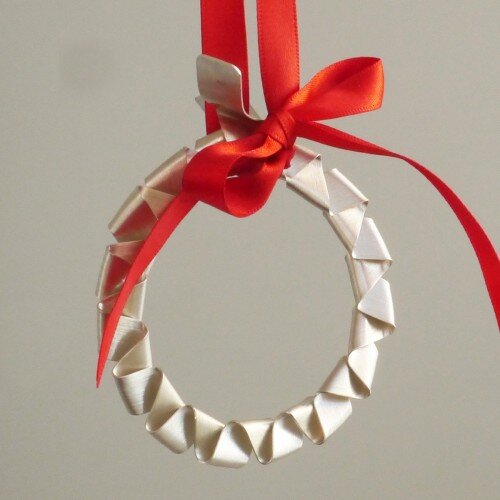 Chris Perry_Raffle_Britannia Silver Christmas Wreath.jpg