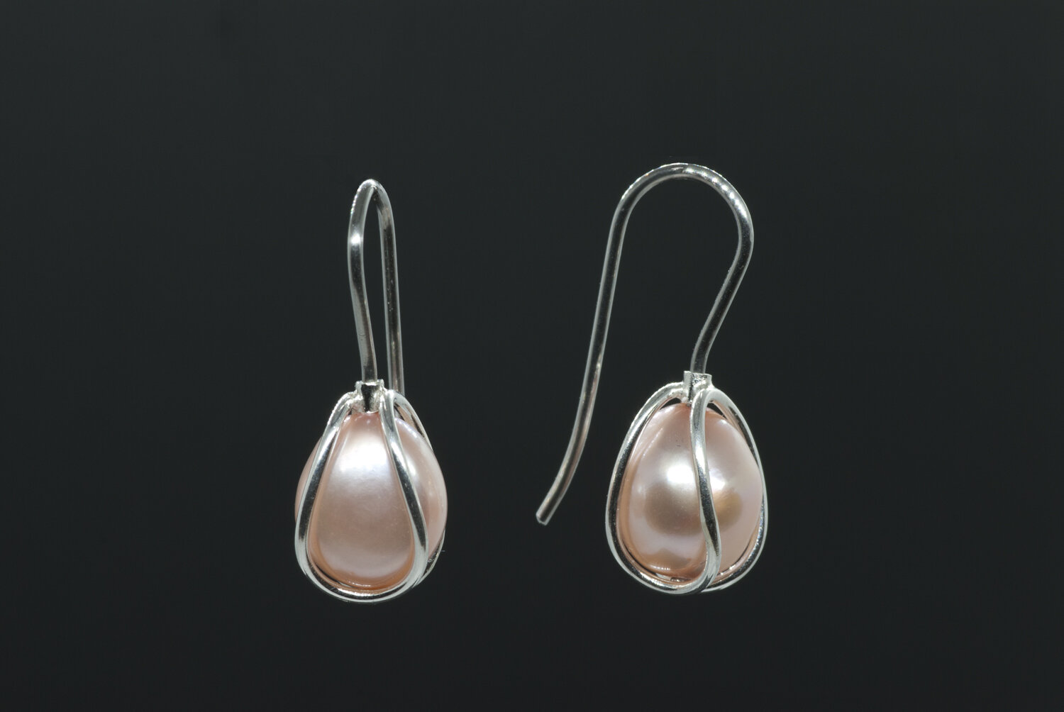 pearl_earrings_S.Nolden.72dpi.jpg