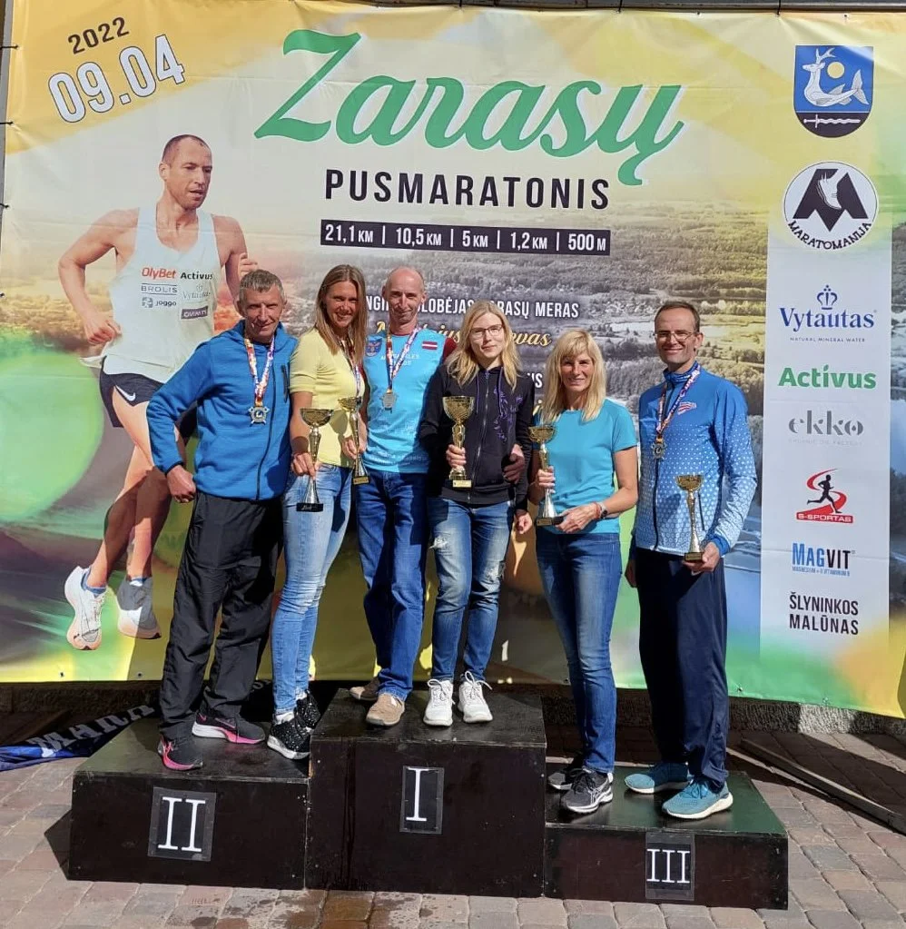 Aizkraukles novada skrējēji izskrien kalnaino Zarasai pusmaratonu!