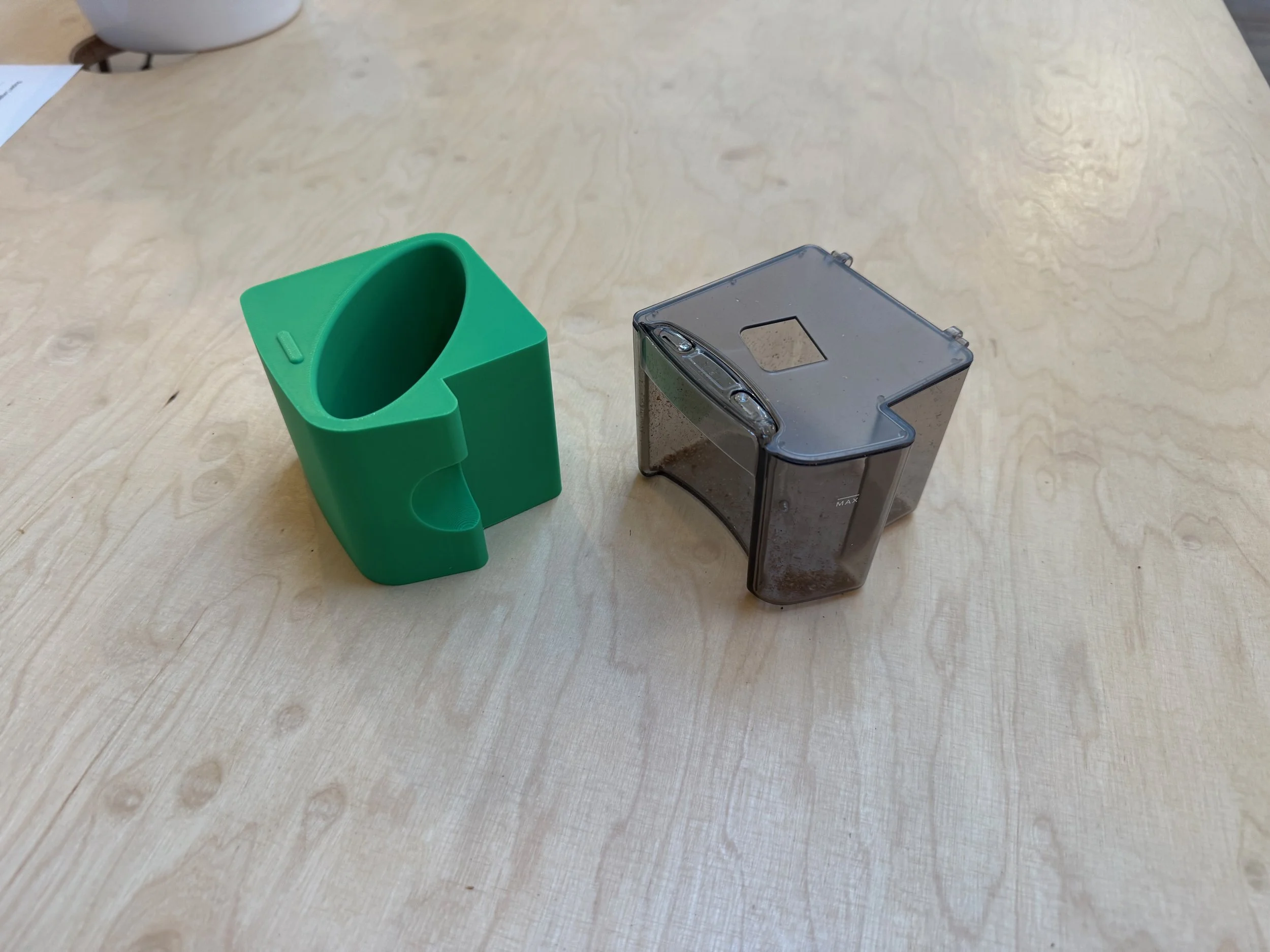 dell-anno-studio-wilfa-svart-grind-hopper-3d-printed-old-and-new-plymouth.jpg