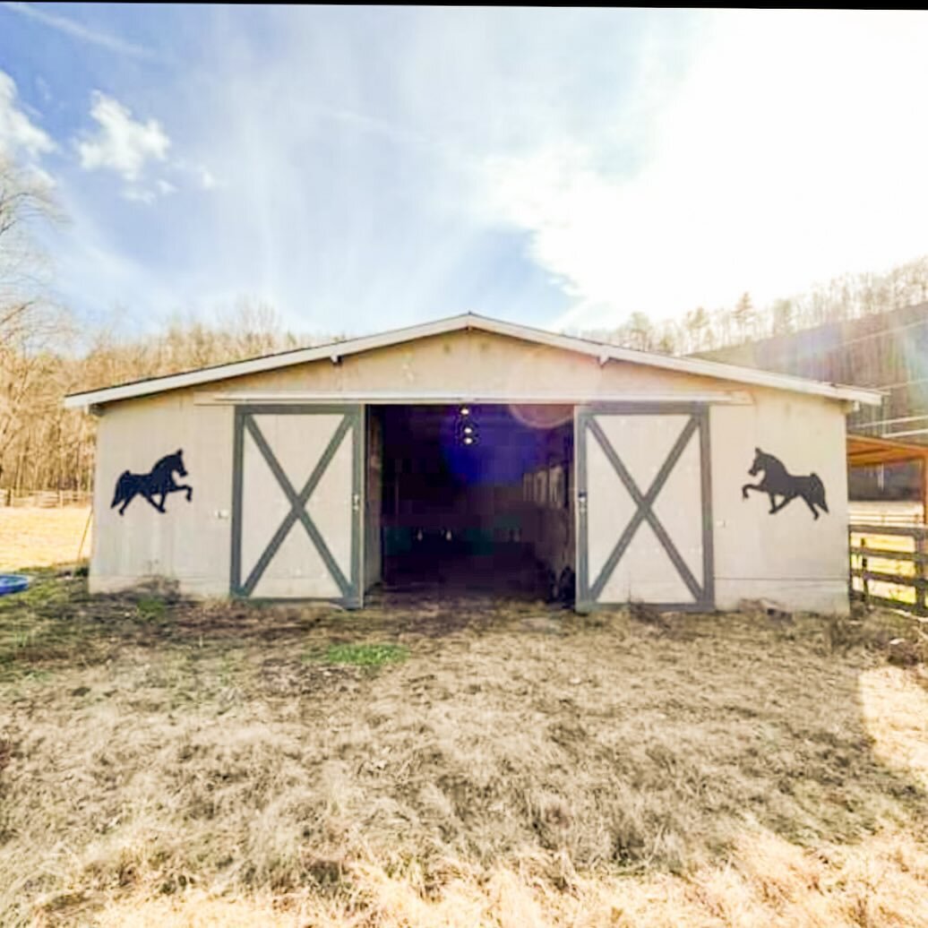 Relax and enjoy nature at this 5.5 acre facility located along a 22 mile river trail. 🌲 Find it on the LiveEQ app 👇🏻
🏠: Heavenly Acres
📍: Covington, Virginia
