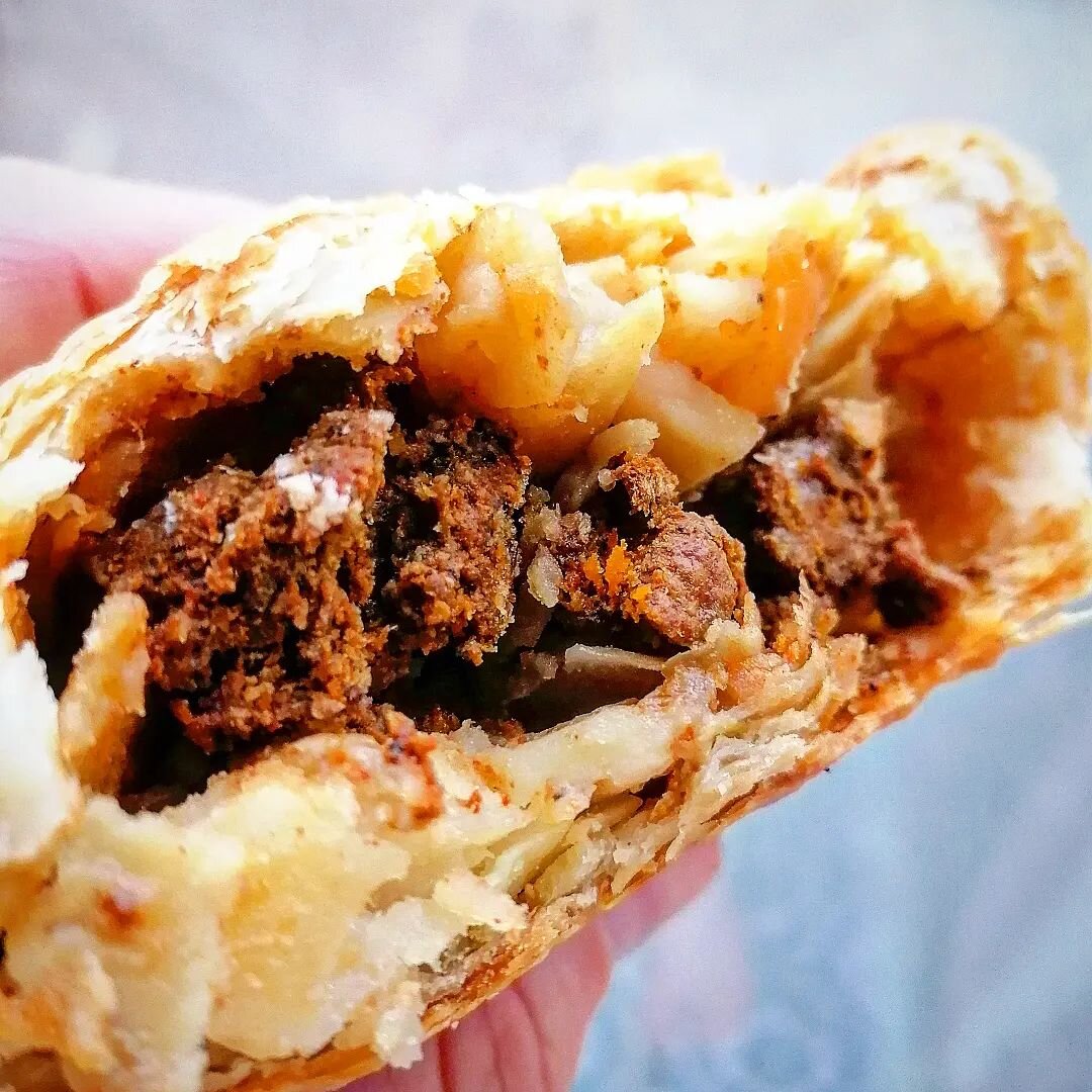 The Outback Pasty colab with Pips Pasties is insane. I'll admit it's strays from a traditional steak but honestly, nothing I do is traditional.

It's jam packed full of The Aussie Smoker BBQ Rub and is tantalising. Have you reserved yours for Saturda