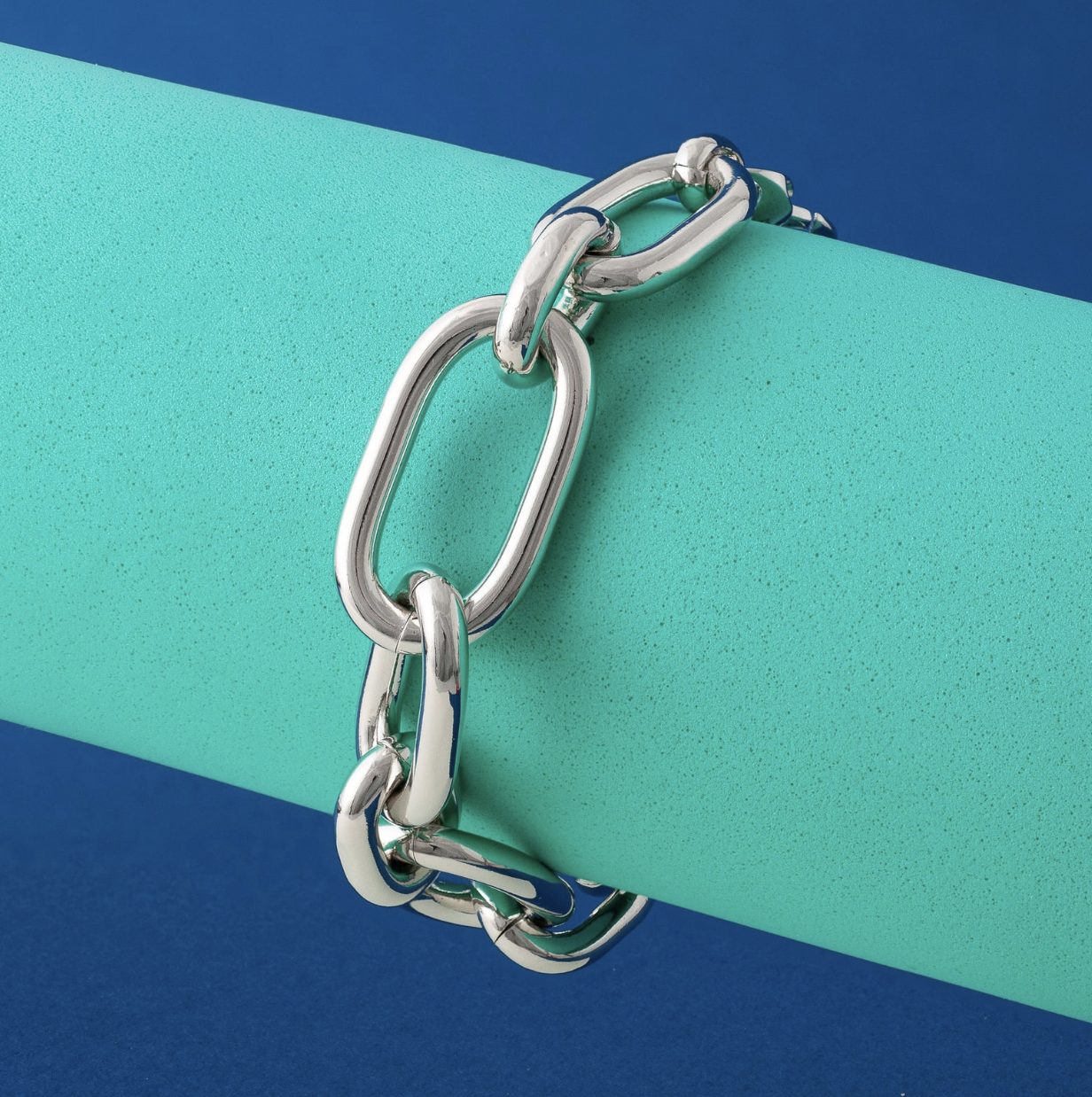Loel-Silver-thick-bracelet-product-1.png