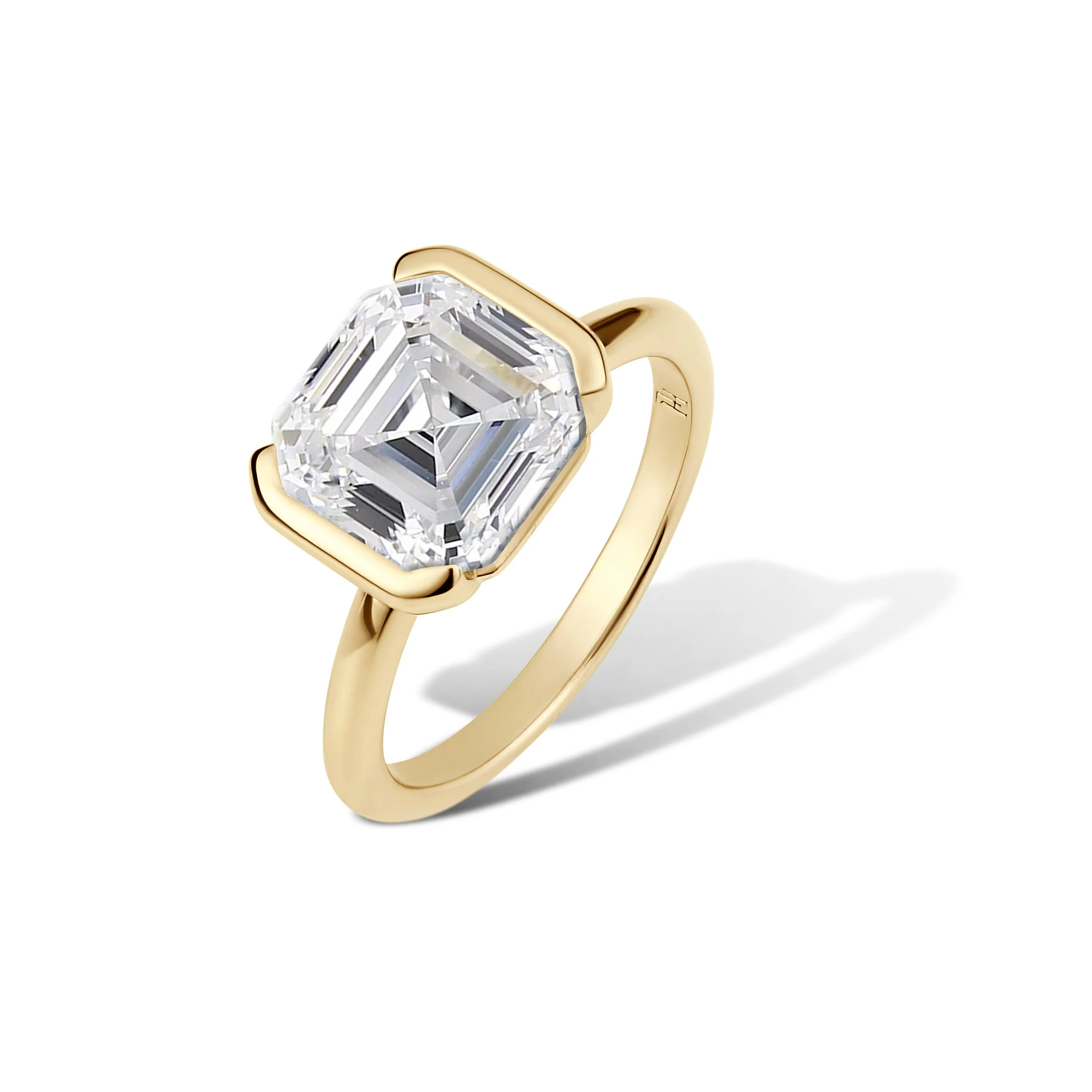 Heavenly London Gold Nox Ring