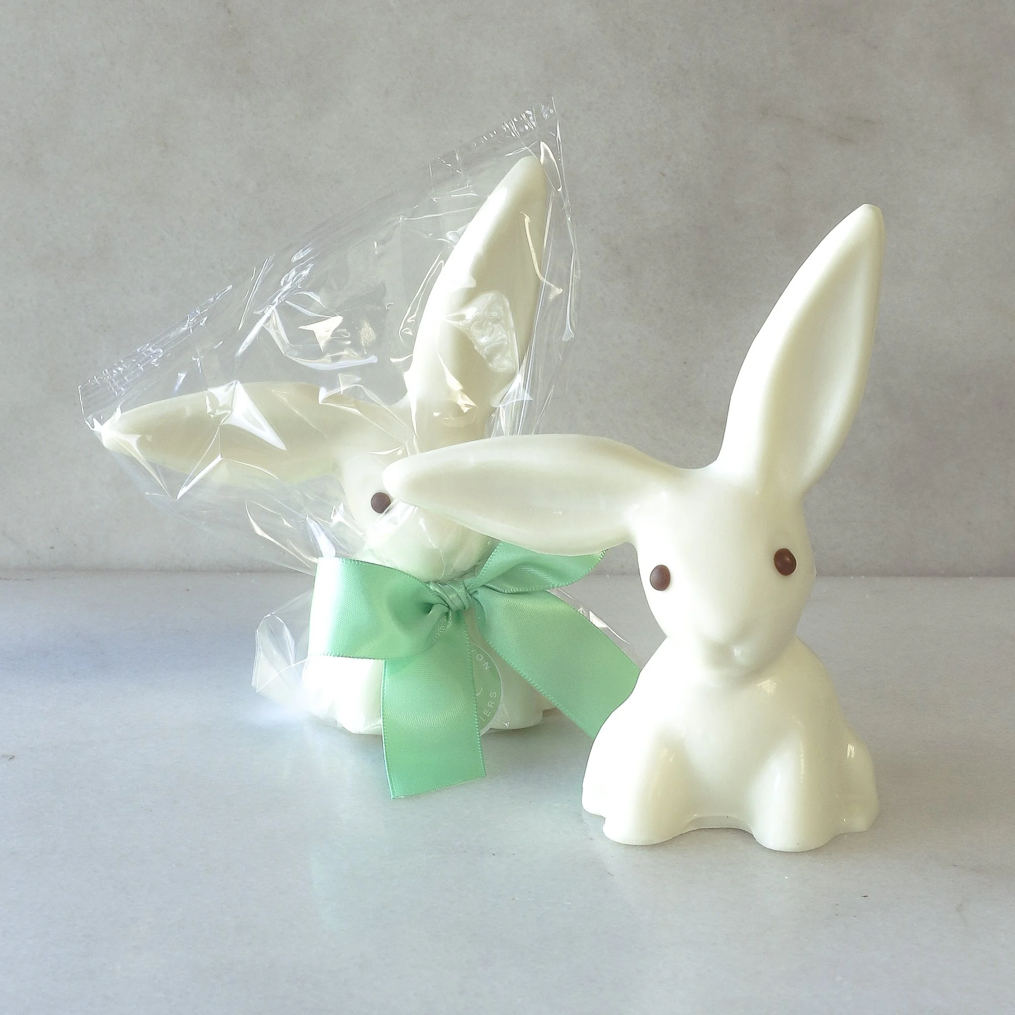 Easter 7oz Moppsy Bunny - Solid White Chocolate