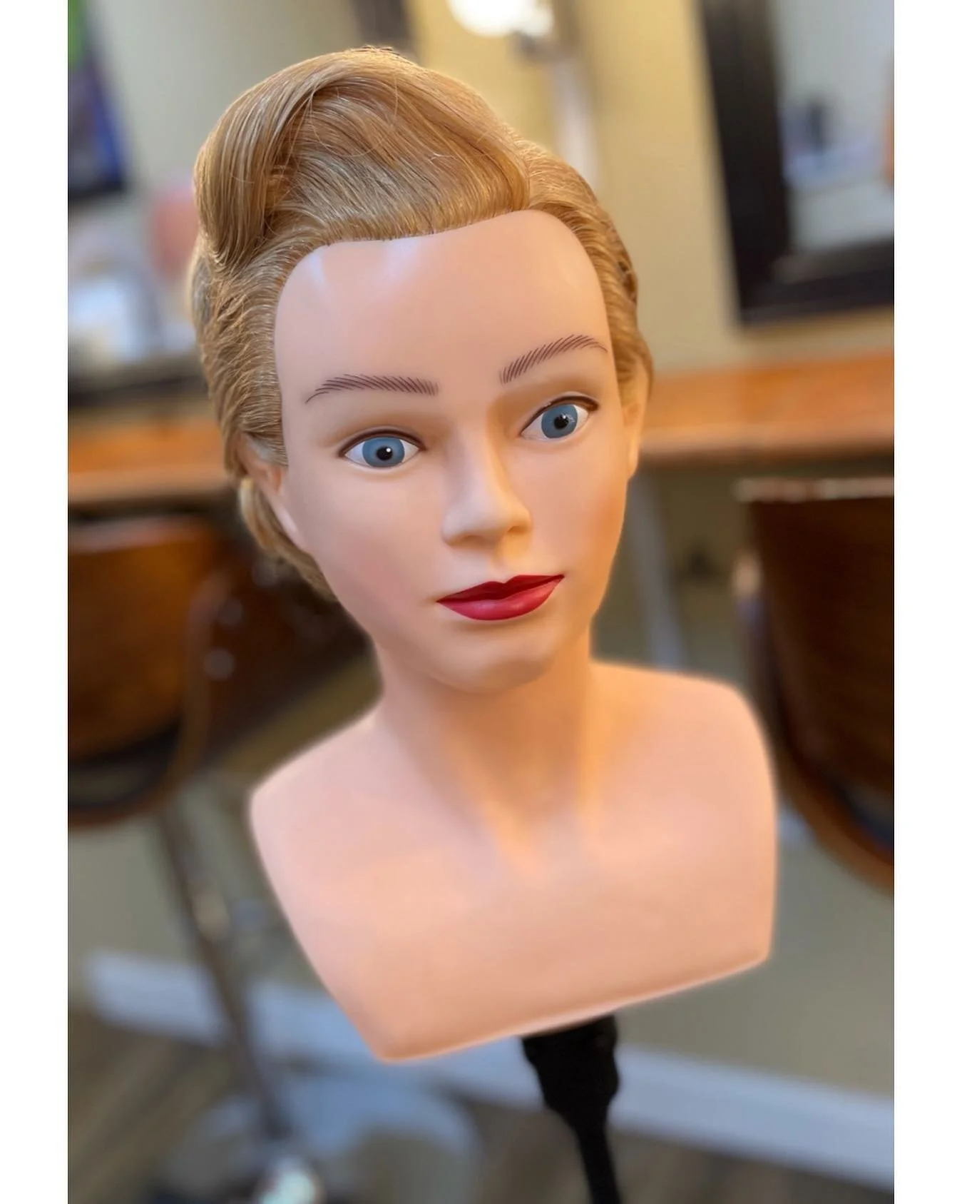 Cynthia Goes Retro! 🌟🌟A vintage updo taught by the lovely @prettylilrenee 
.
.
.
.
.
#vintageupdo #vintagehairstyle #retroaesthetic #retroupdo #retrohairstyle #vintagebride #retrobride #pincurls #pincurlsandwaves #bridalhair #mannequin  #bridalhair