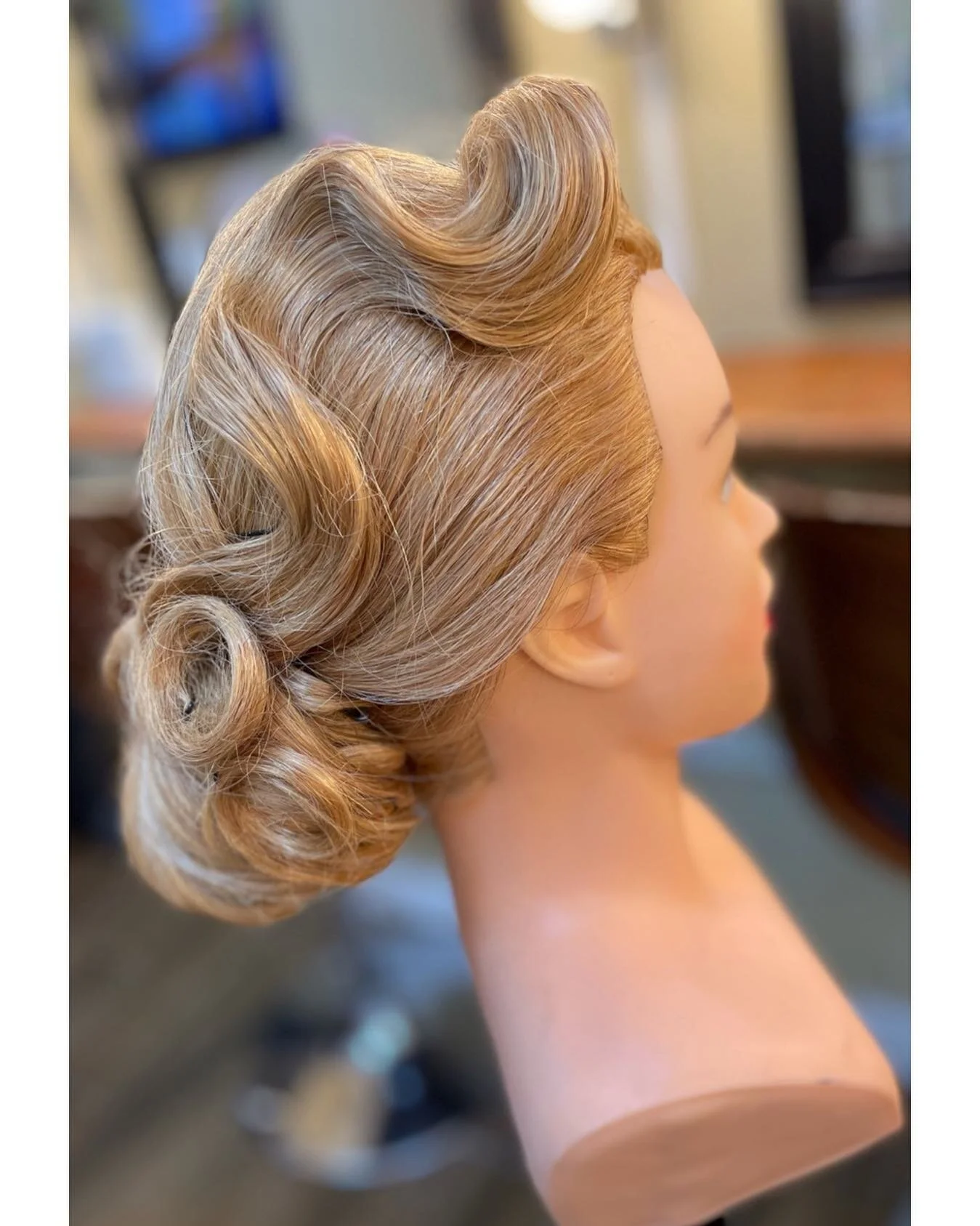 Cynthia Goes Retro! 🌟🌟A vintage updo taught by the lovely @prettylilrenee 
.
.
.
.
.
#vintageupdo #vintagehairstyle #retroaesthetic #retroupdo #retrohairstyle #vintagebride #retrobride #pincurls #pincurlsandwaves #bridalhair #mannequin  #bridalhair