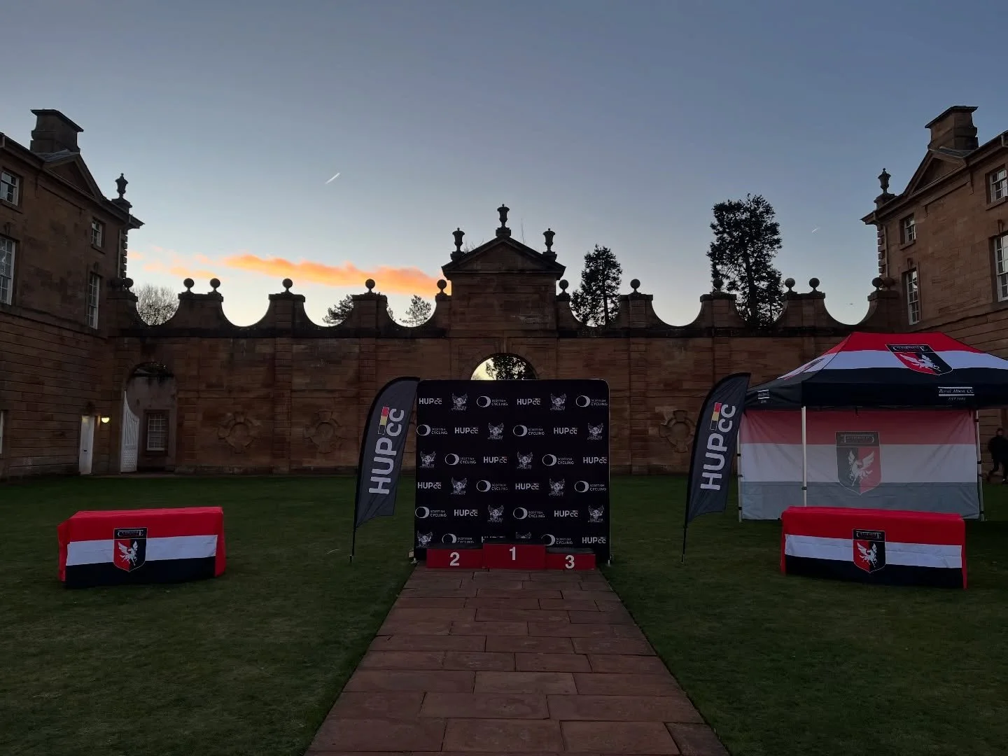 We are here at Chatelherault for Round 6 and the final race of the @hup_competition_cycling Scottish Cyclocross Series!

Series Champions will be crowed today!