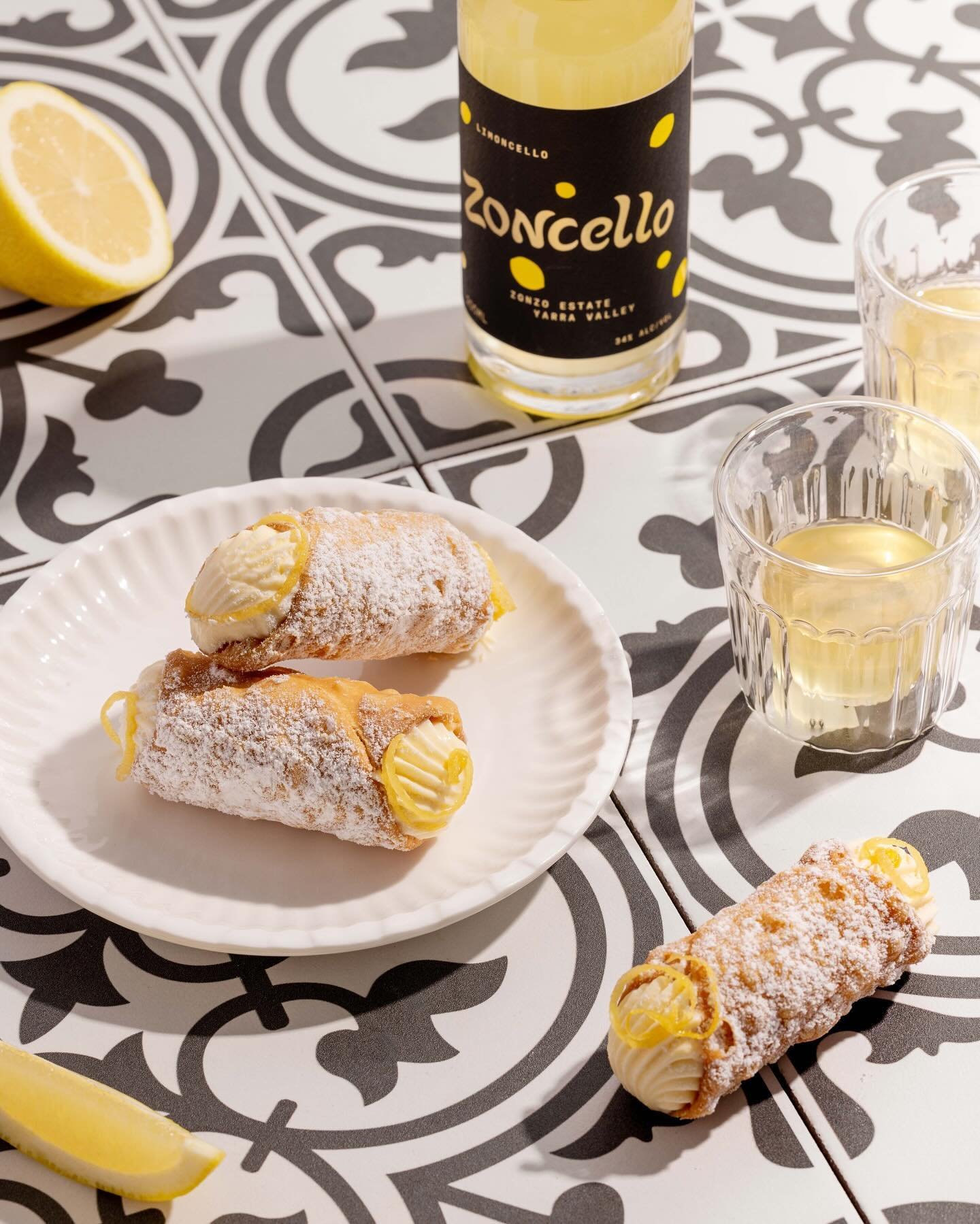 New work featuring delicious cannoli from @lamannamelbourne @lamannapatisserie&rsquo;s new range with @zoncello.official @zonzoestate 💛

#melbournefoodphotographer #zonzo #zonzoestate #zoncello #foodphotography #cannoli