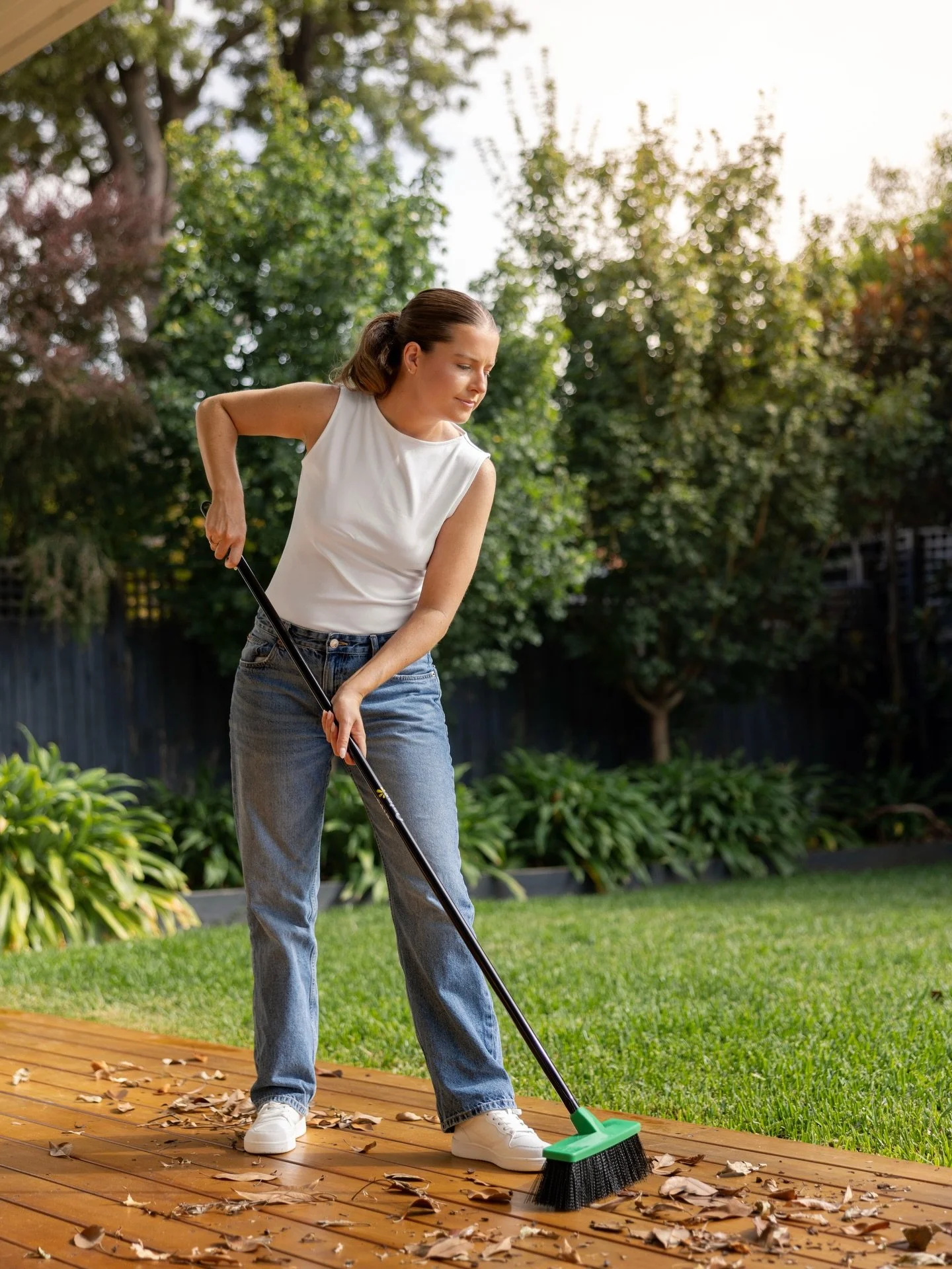 Keeping things clean with @oatesclean 🧼🧹

We loved being a part of this messy (but also clean!) day for Oates, highlighting their new range of brooms and microfibre floor mops. 

Agency: @melbournesocialco 

#melbournephotographer #melbournecommerc