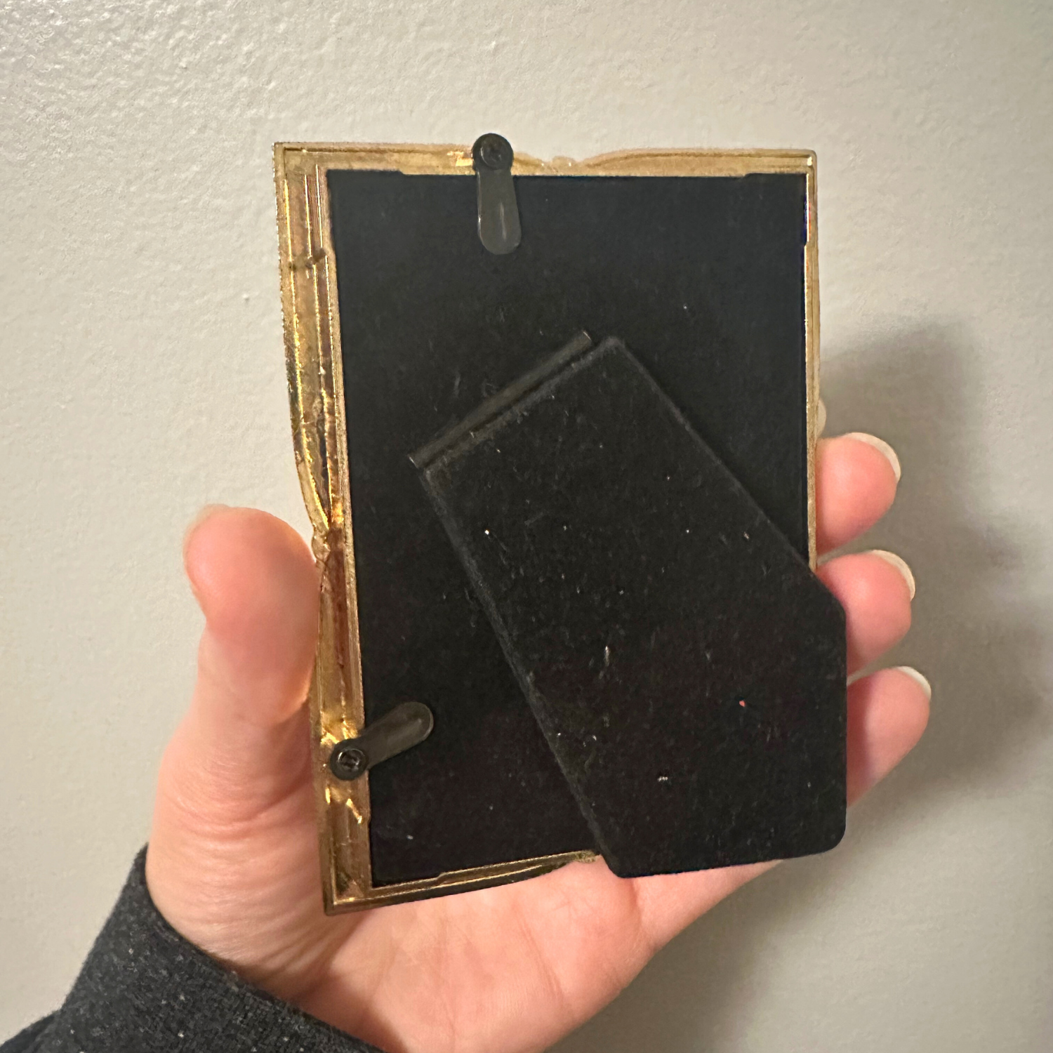 Back of mini frame with stand