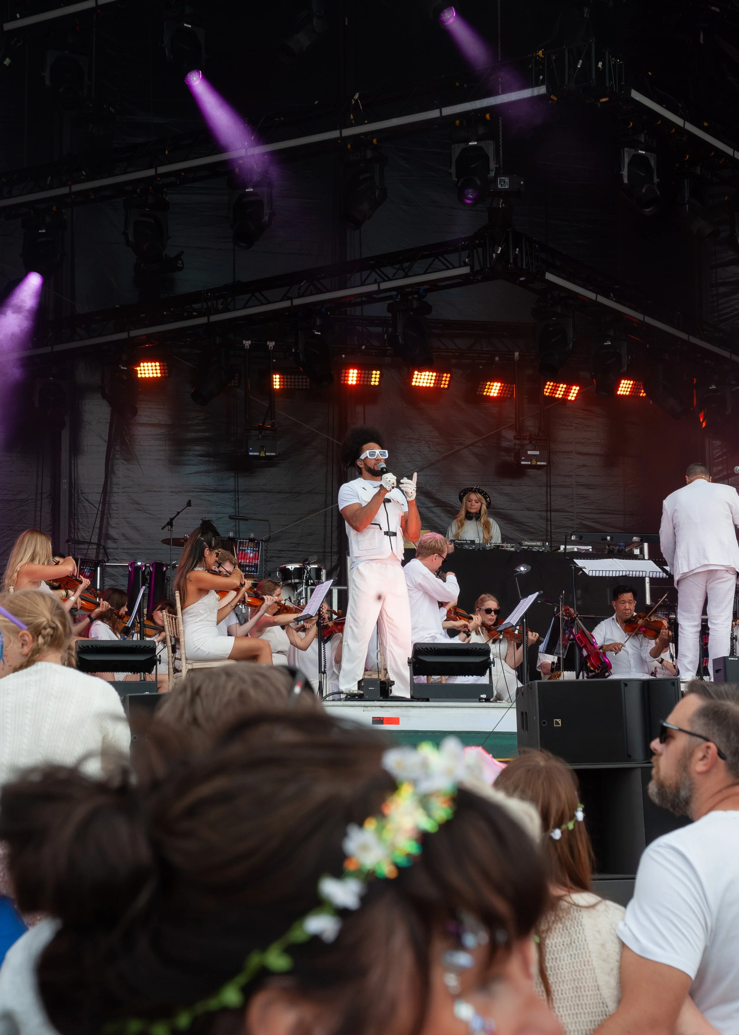 CLASSIC IBIZA-RAGLEY HALL-SINGERS- (9).jpg