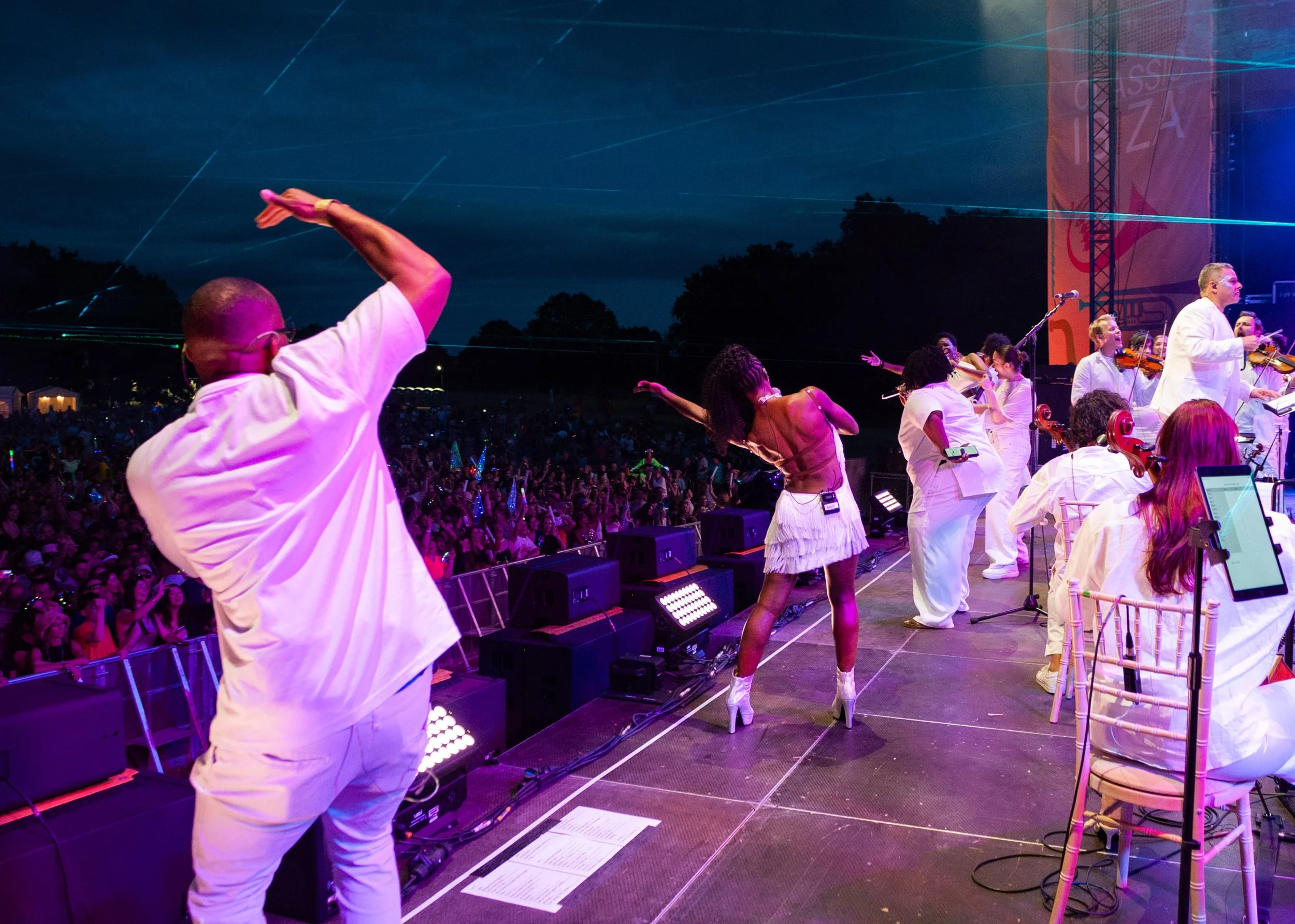 CLASSIC IBIZA-RAGLEY HALL-SINGERS- (33).jpg