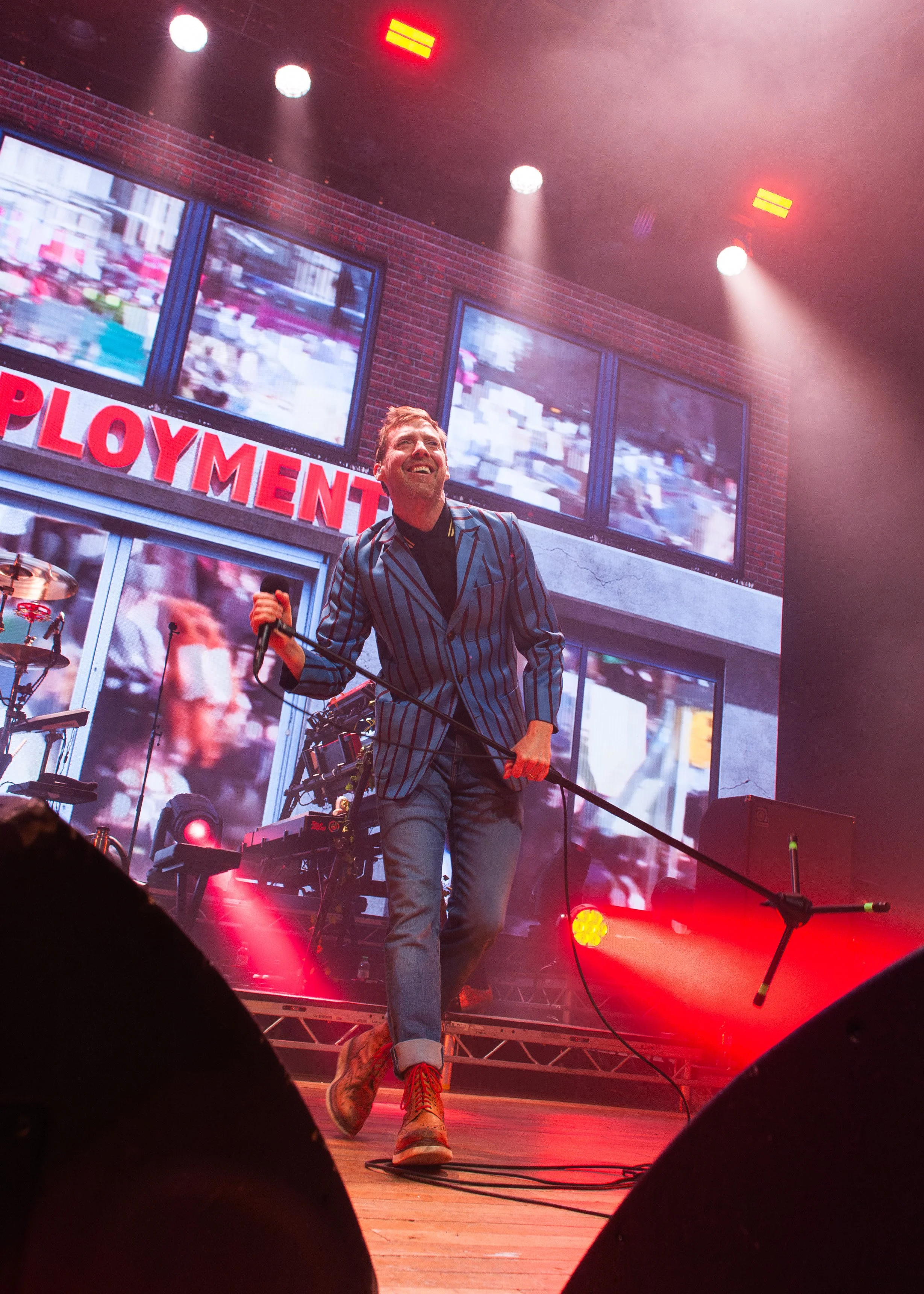 KAISER CHIEFS-HOPE SMALL- (10).jpg