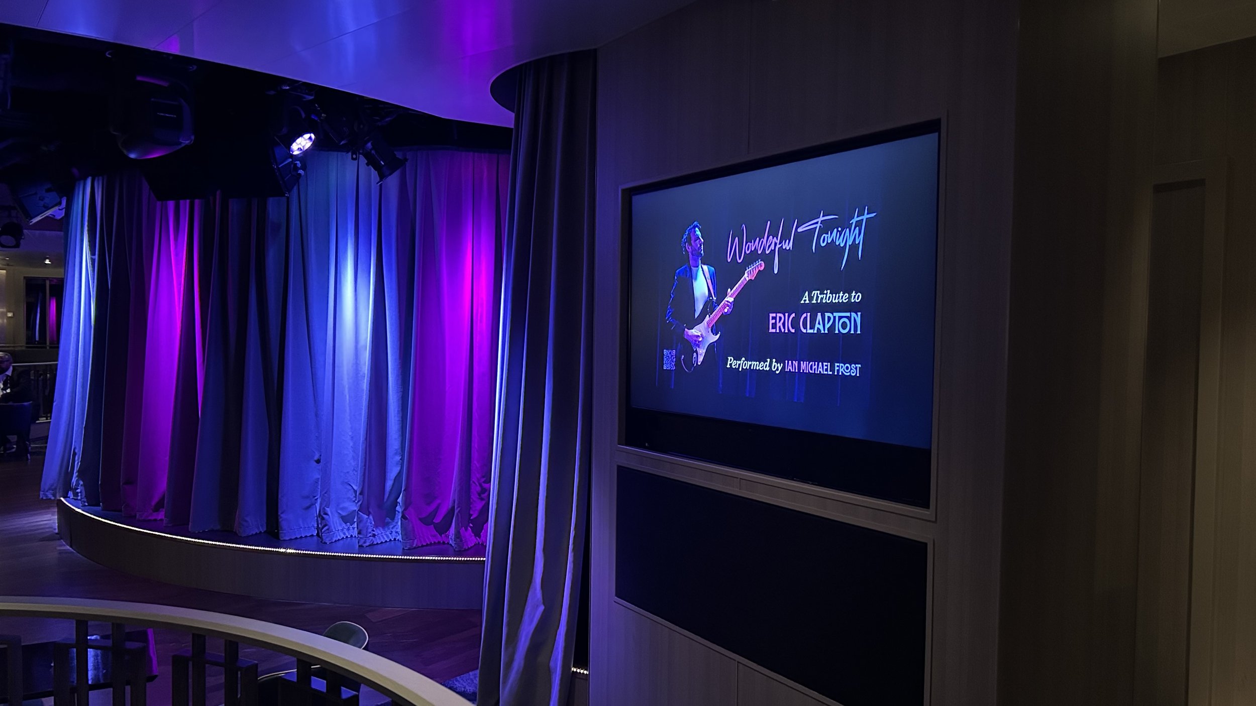 Ian Michael Frost performing his wonderful tonight tribute show in the Vista Lounge