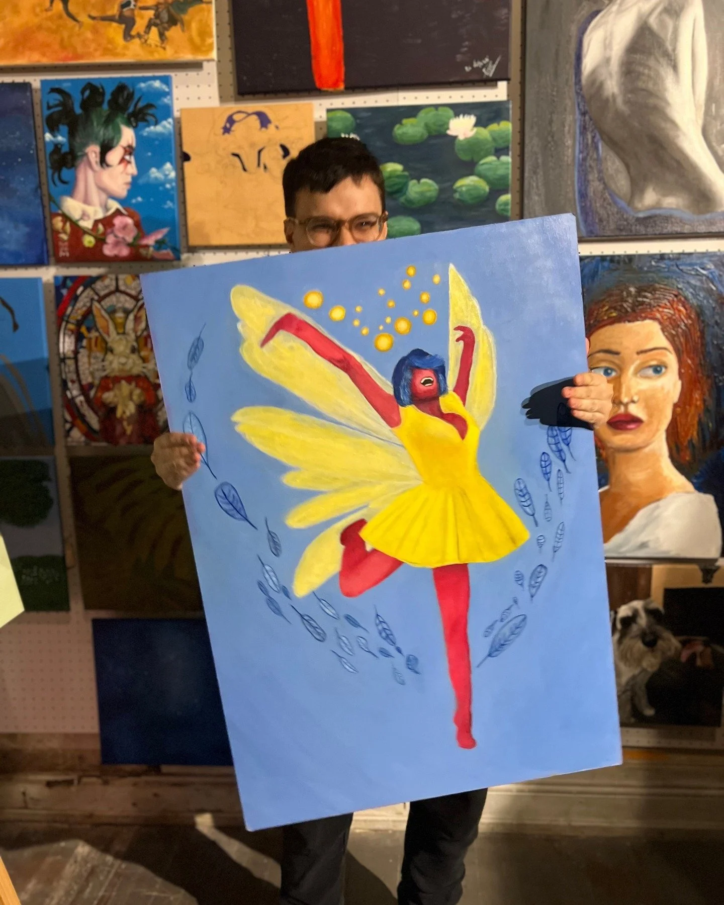 Algunos momentos en el @atelier.lumaral ✨ cuadros terminados, sonrisas grandes y un poquito de estudio de color porque no todo en la vida es joda (o s&iacute;)

Si sos de los nuestros y ya empezaste a pensar en regalitos de Navidad (&iexcl;qu&eacute;