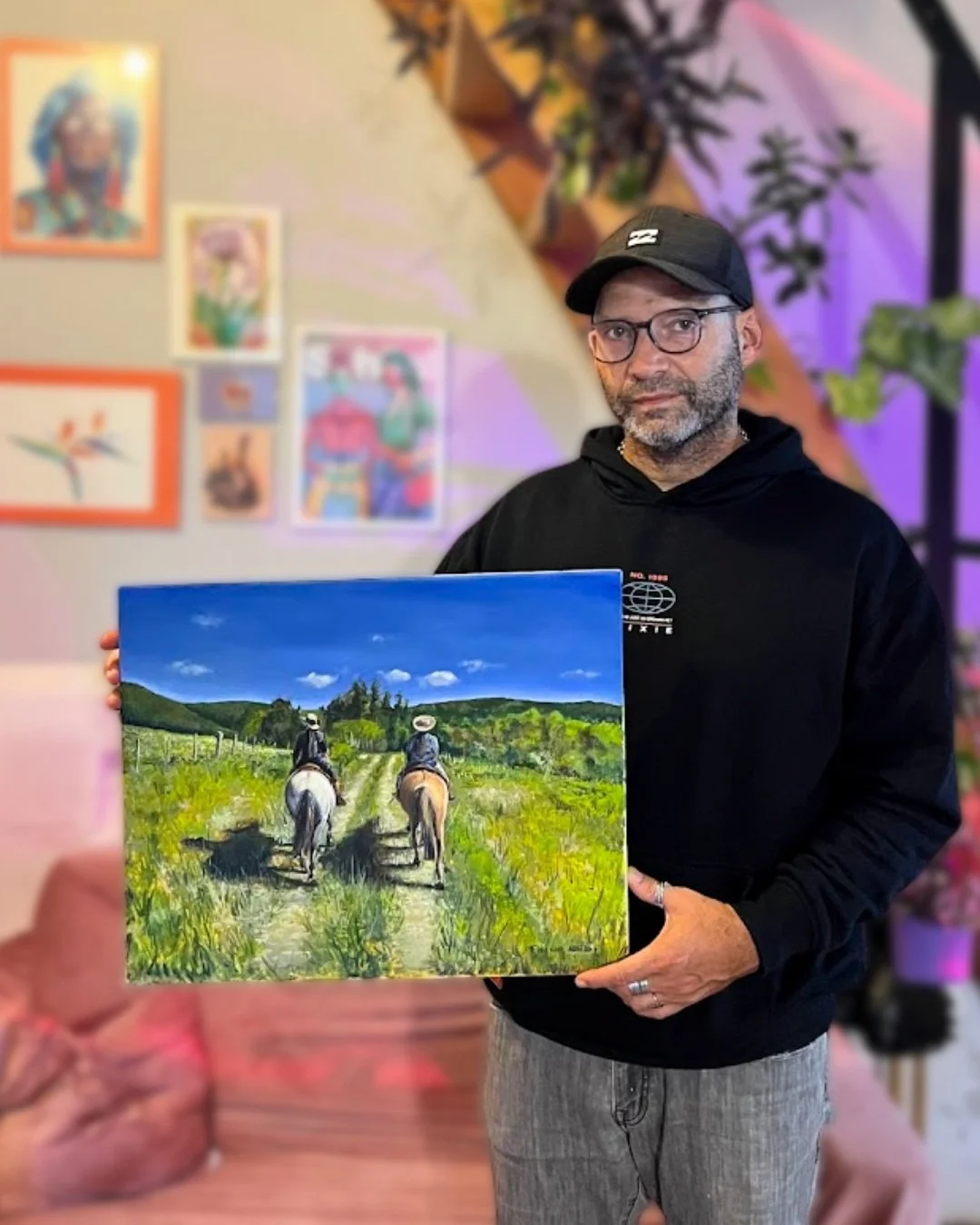 Uno de los cuadros que m&aacute;s llamaba la atenci&oacute;n de la gente al llegar y ver la ✨pared de cuadros✨ eran estos caballos pintados por @art.pekerm4nn 

Seg&uacute;n &eacute;l, nunca hab&iacute;a pintado un paisaje tan natural y tan realista.