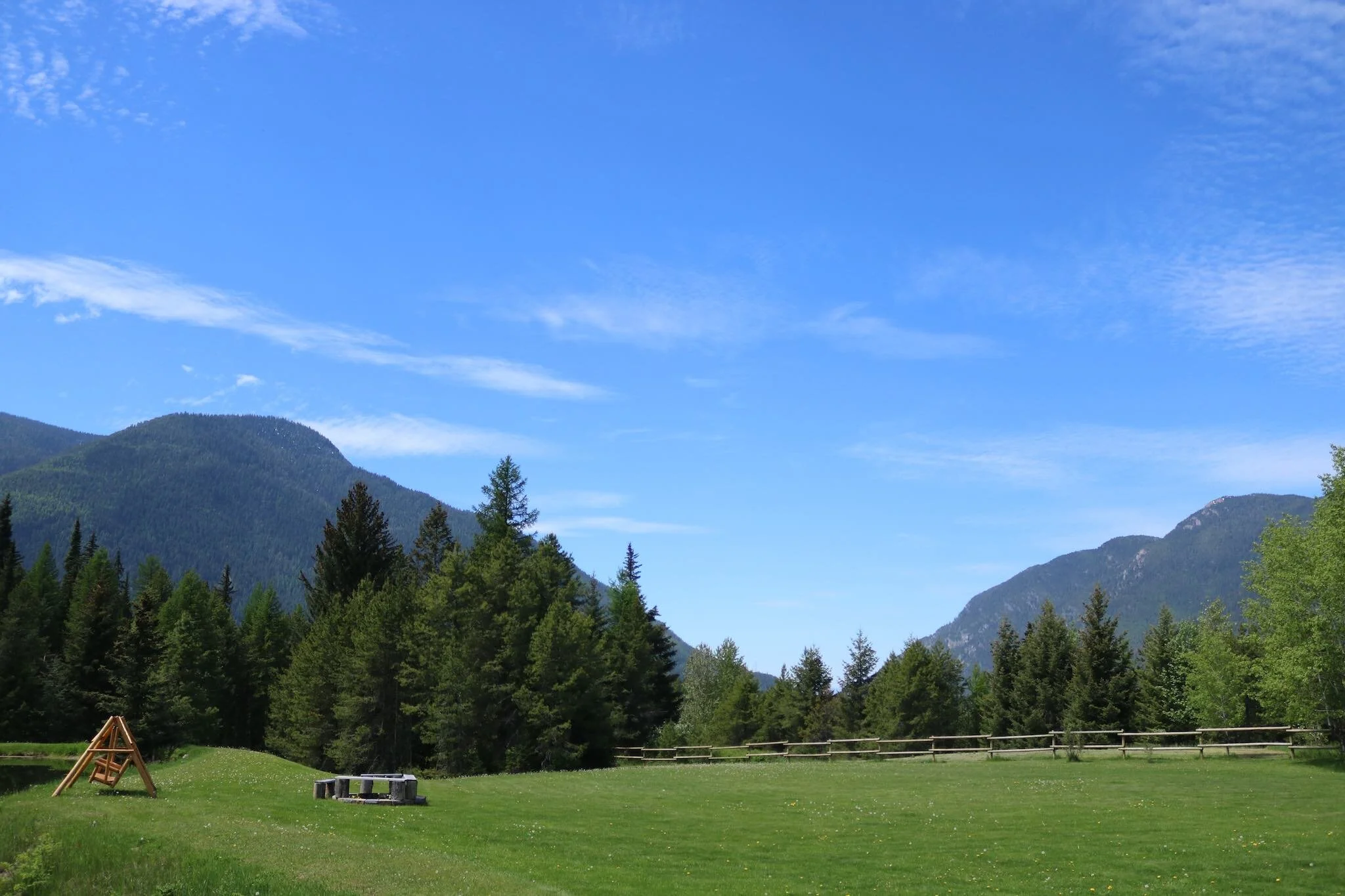 Mountain Meadow RV Park & Cabins RV Park near Glacier