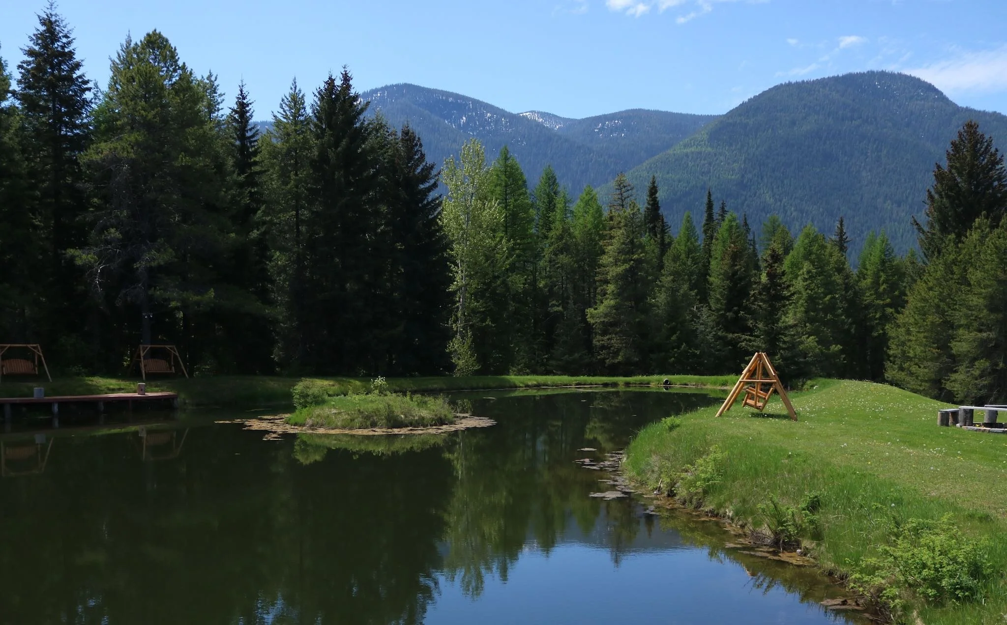 Mountain Meadow RV Park & Cabins RV Park near Glacier