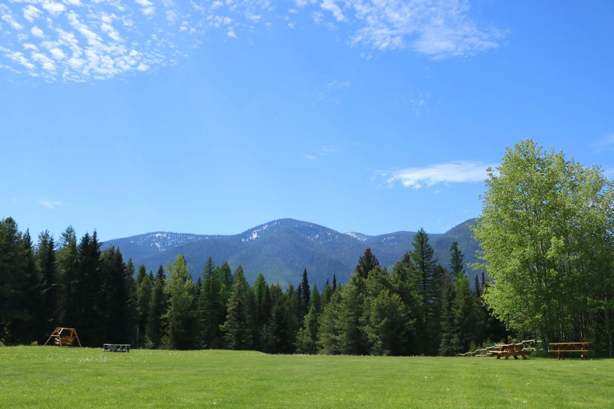 Gallery Mountain Meadow RV Park & Cabins RV Park near Glacier