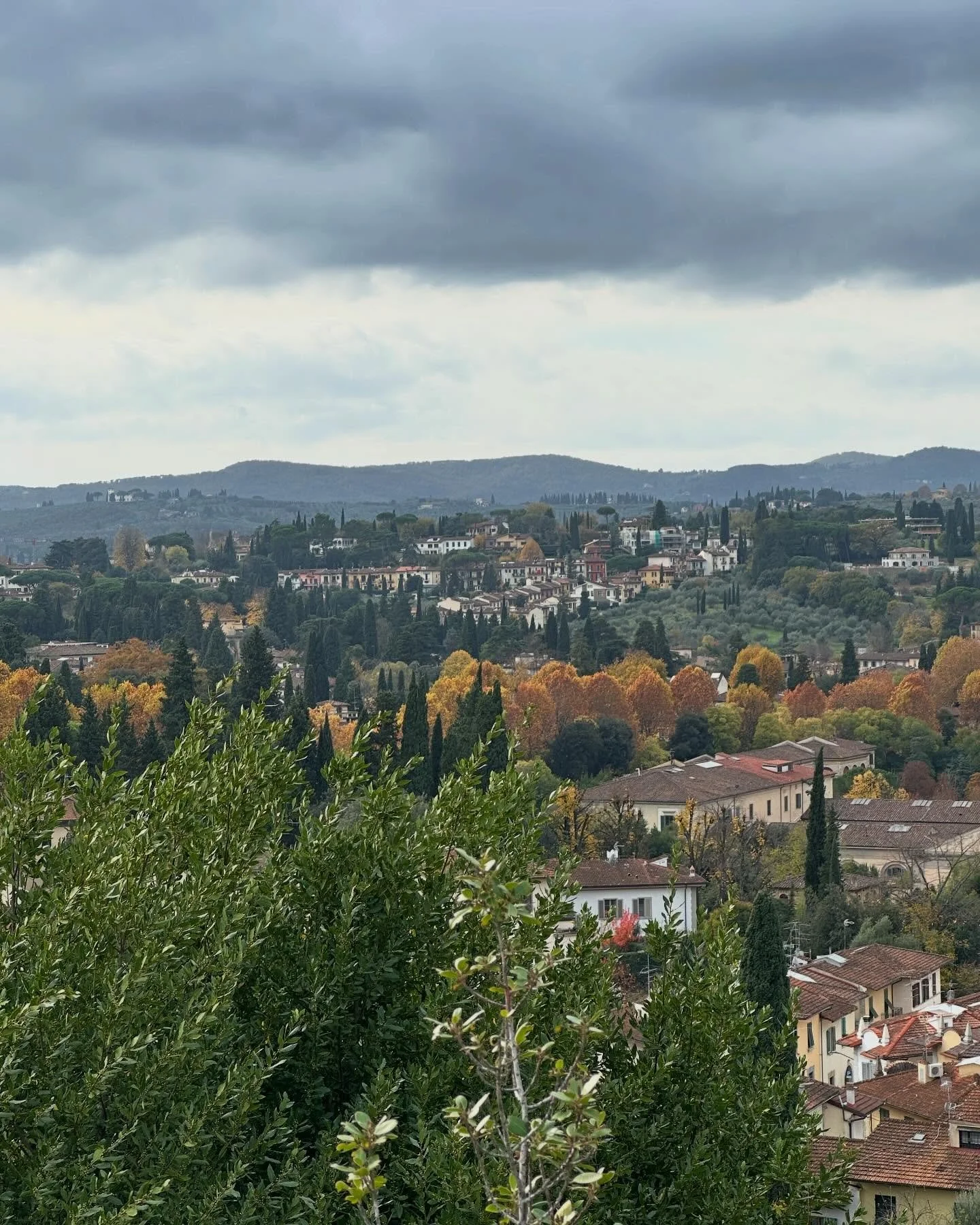 More photos of Florence for this cold, gray Tuesday. We traveled to @ilmolinodigrace in Chianti and it was AMAZING. 

@jennalabreee Here are some more photos! 

#seetheeorld