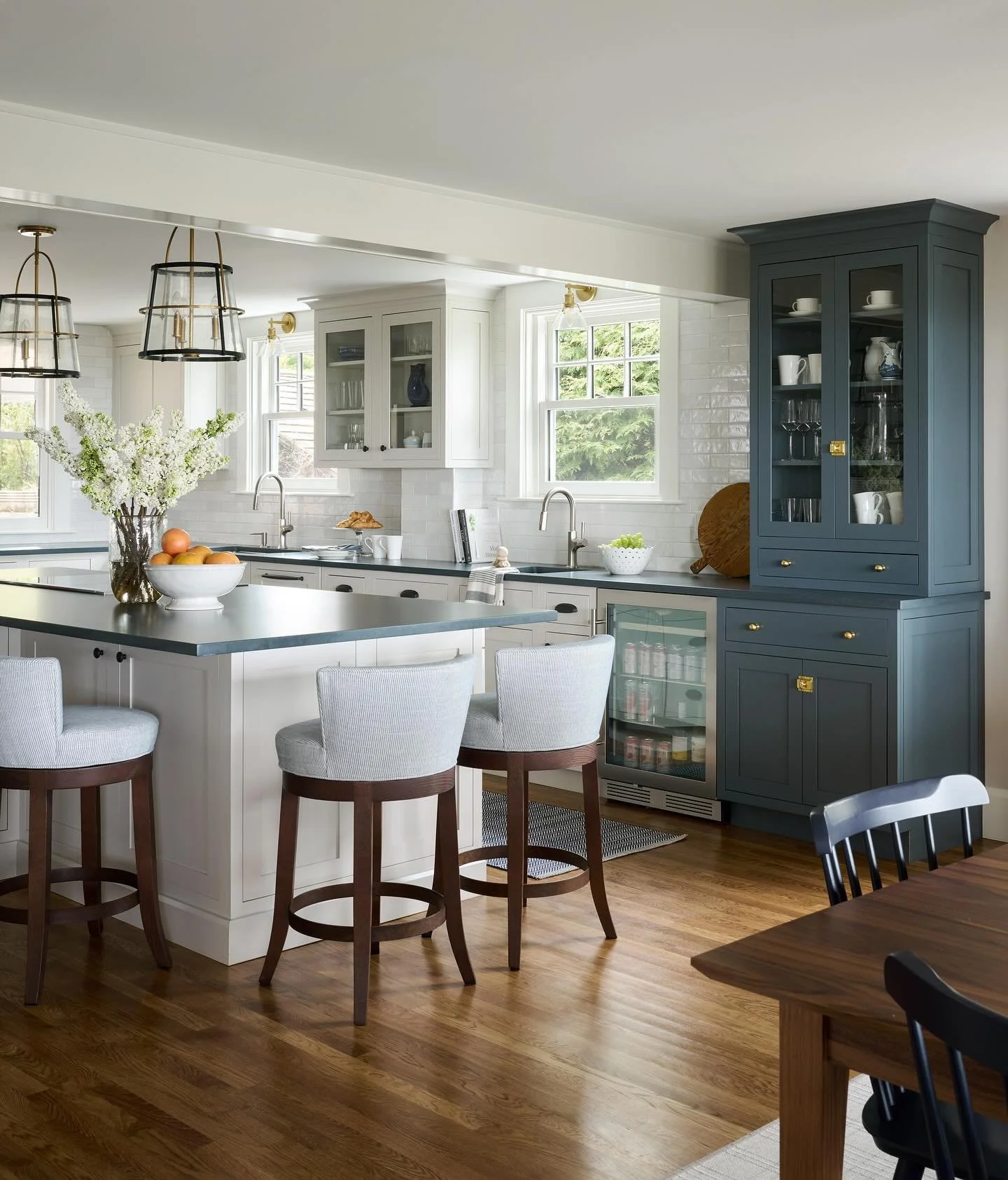 Holding on to the end of summer with a peek at our recently completed Cape project 🌊🐚

Interior Design: @jessiesheehaninteriors 
Contractor: RJR Construction
Kitchen Cabinets: Falmouth Lumber
Styling: @seanwilliam_styling 
Photography: @tamara_flan