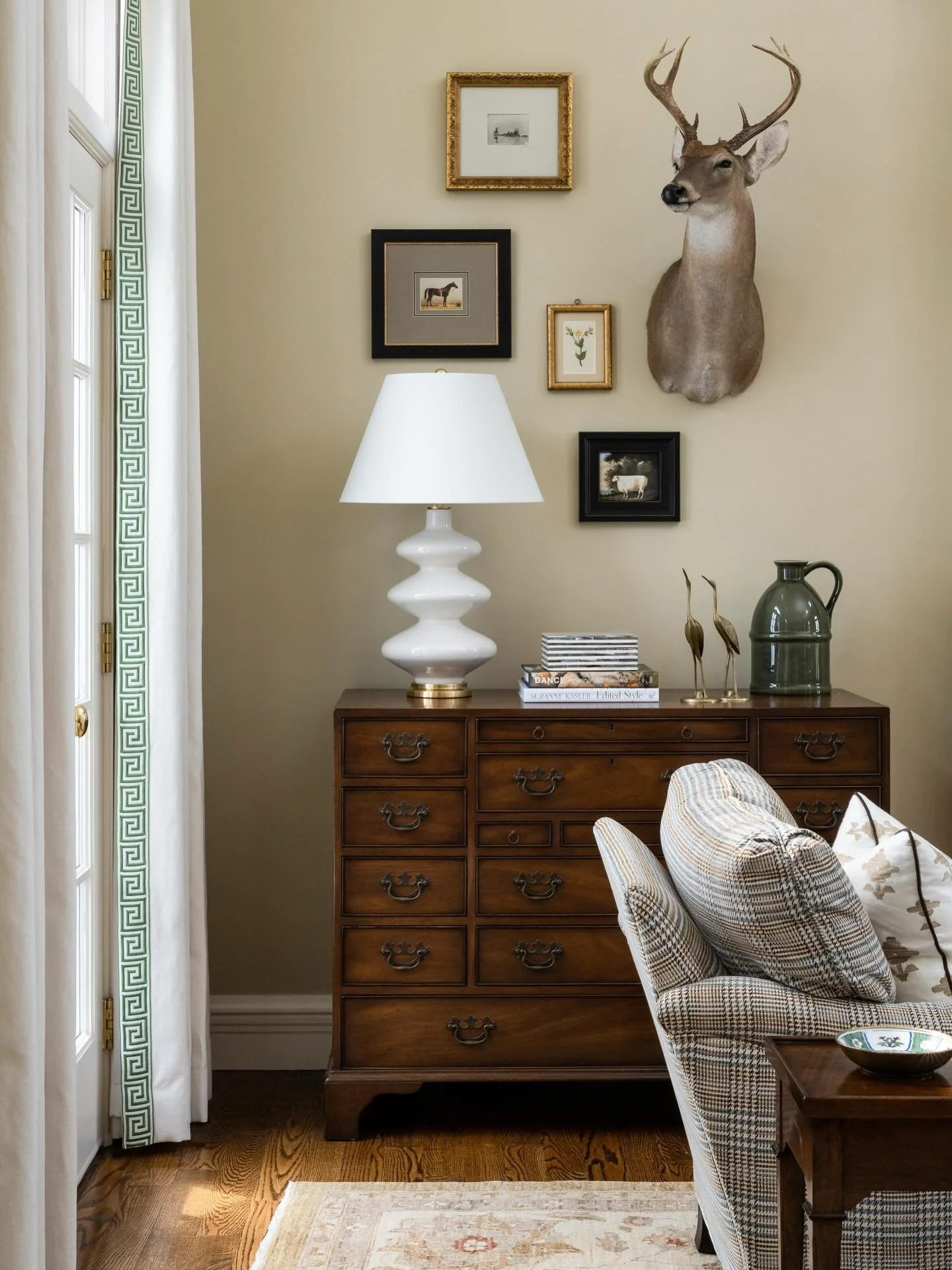 Watching outside and waiting on the possibility of snow&hellip; maybe a white Christmas after all. ❄️ Wishing you all a cozy, happy and peaceful holiday filled with warmth, laughter and the people you love. I&rsquo;m signing off for a bit to spend ti