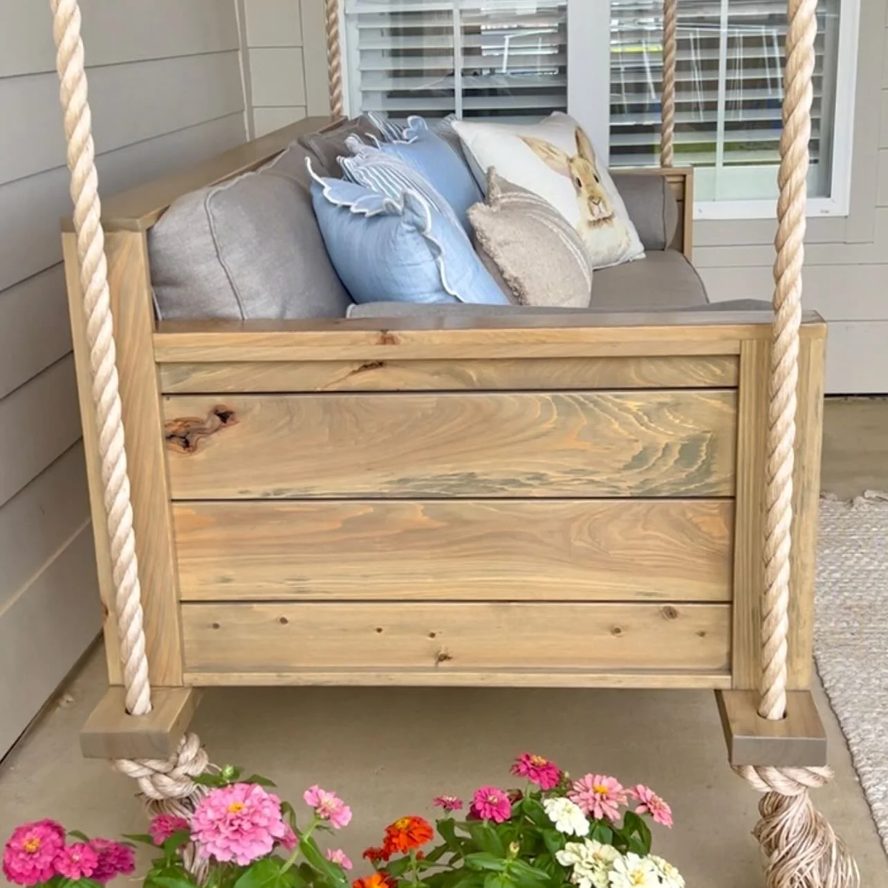 Last spring 🌸 just before Easter, we had the honor of creating this cozy getaway 🏖️ for a very special Mom &amp; Grandmother to relax &amp; have her quiet time! 😌

She chose our Twin sized &ldquo;Shiloh&rdquo; Cypress 🪵 bed swing in our popular D