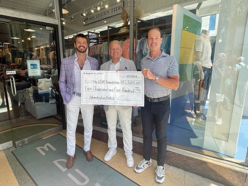 We recently partnered with Dumas and Sons for an event to support @charlestonpolicedepartment.  Dumas and Sons donated 10% of proceeds totaling $5,500 💙 Thank you to the team @mdumasandsons for your generosity!