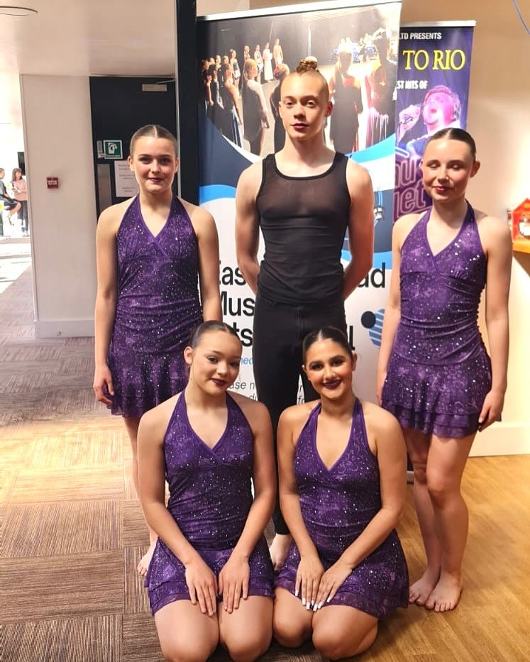 Huge congratulations to our lovely dancers for both solos and groups at East Grinstead festival yesterday. The adjudicator commented on your strong technique and excellent musicality! 🔥😊.
We are really proud of you all! 💕
🥉- Qualified with Ho