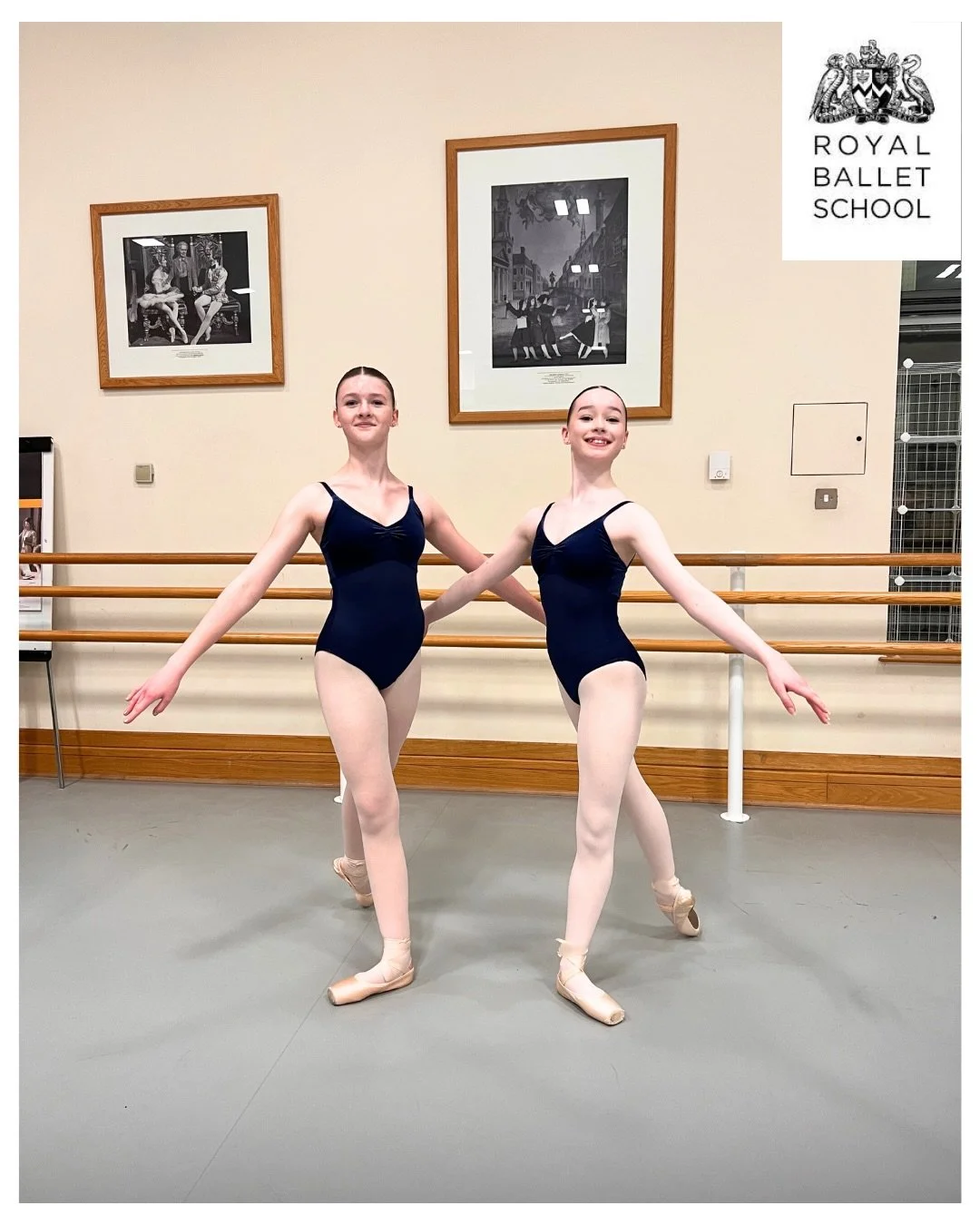 A lovely afternoon spent at the Royal Ballet School in Covent Garden watching Annis and Grace in their end of term Senior Associates class. 🥰

Well done to you both! Very proud 🌟

@royalballetschool 
-
-
#ballet #balletdancers #royalballetschoolass