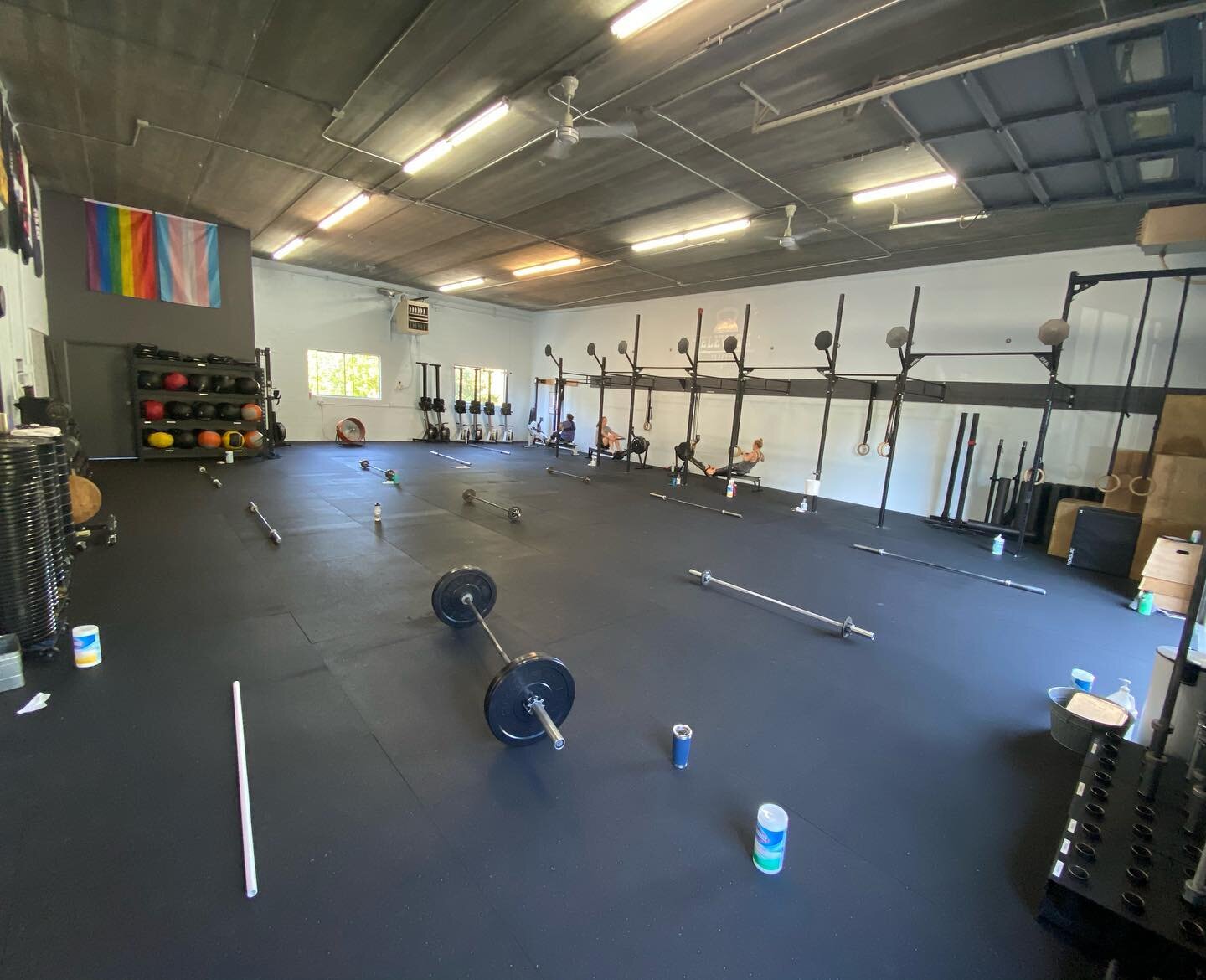 Thursday, June 3, 2021 | Workout of the Day | Elevate Strength and Conditioning

Warm Up

Ramp
Run 2 Laps 

Activation 
2 Minute Drills 
4 Lateral Lunges + 1 Inchworm with Push Up
8 Air Squats + 3 Burpees 
4 Reverse Lunges + 10 plank shoulder taps 
8