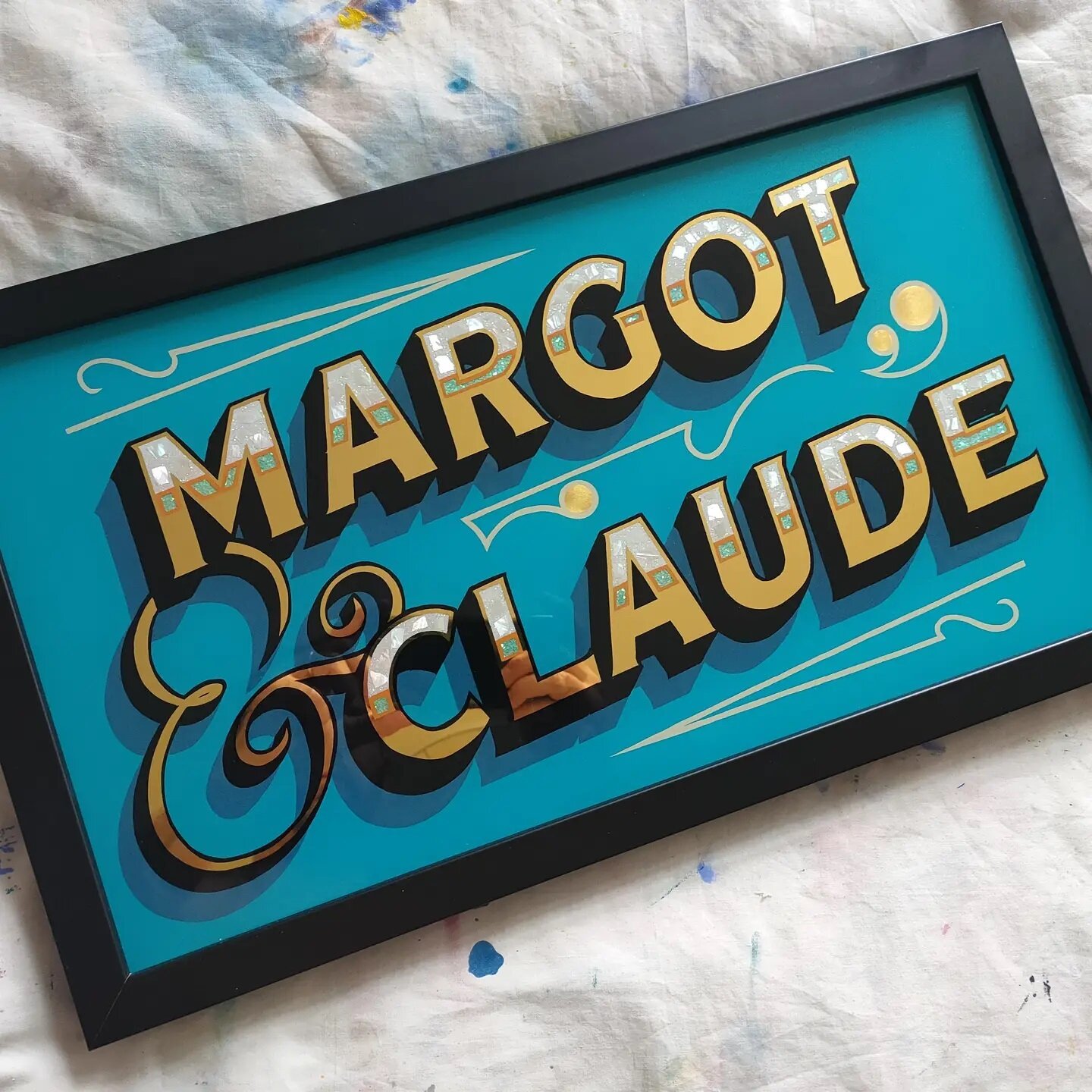 🌟🌟🌟🐩🐕🌟🌟🌟
A nice little sign commissioned for two doggies MARGOT and CLAUDE. Actually smaller and more fiddly than I had realised when I designed this, but it came out very nicely 🐕🐩🐶

23kt gold with mother of pearl and glitter inlays

#sig