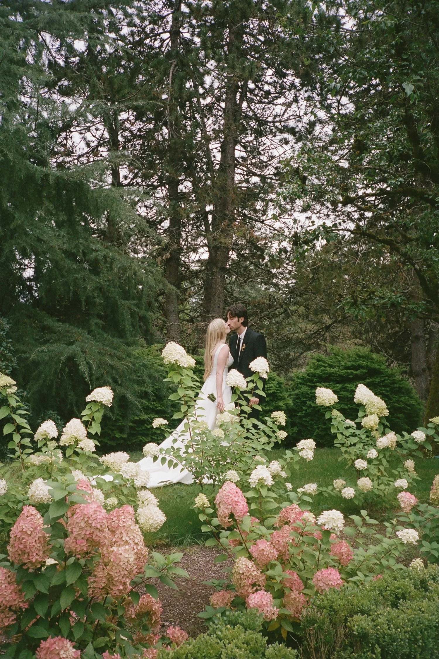 Chateau de Michellia Wedding Salem Oregon87.jpg