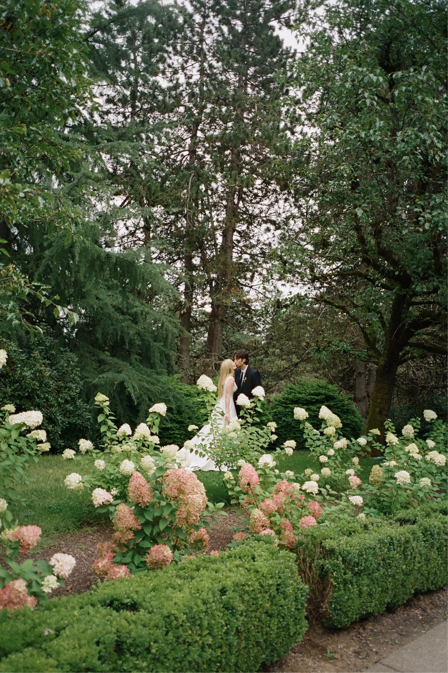 Chateau de Michellia Wedding Salem Oregon89.jpg