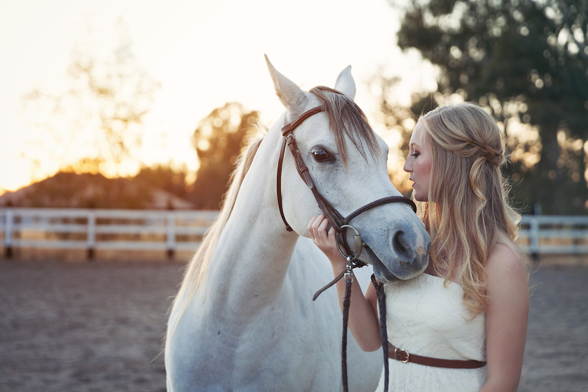 Portrait of High school senior and her hourse by Photographer Mayumi Acosta.jpg