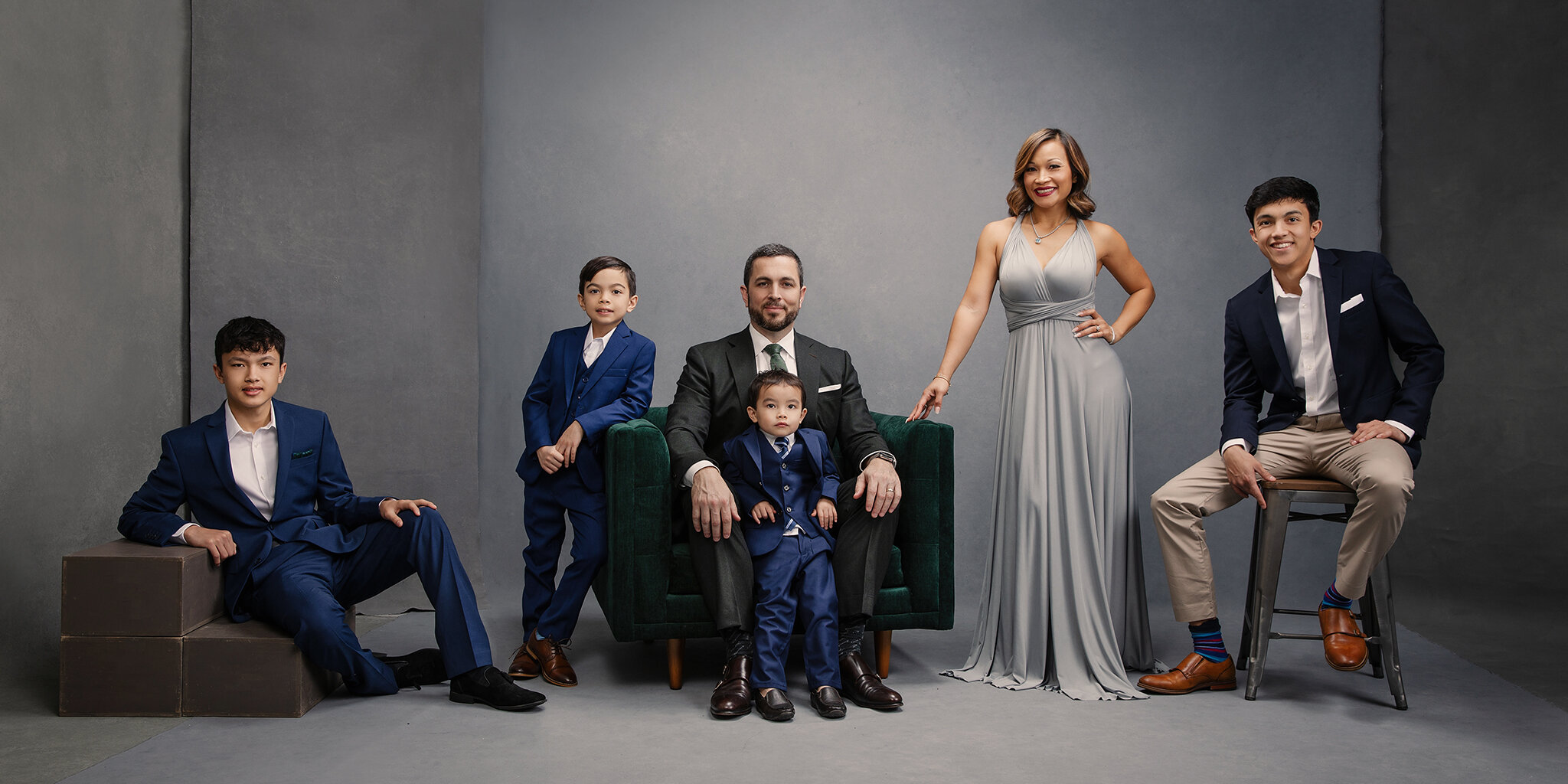 Stunning family portrait by Sacramento Photographer Mayumi Acosta