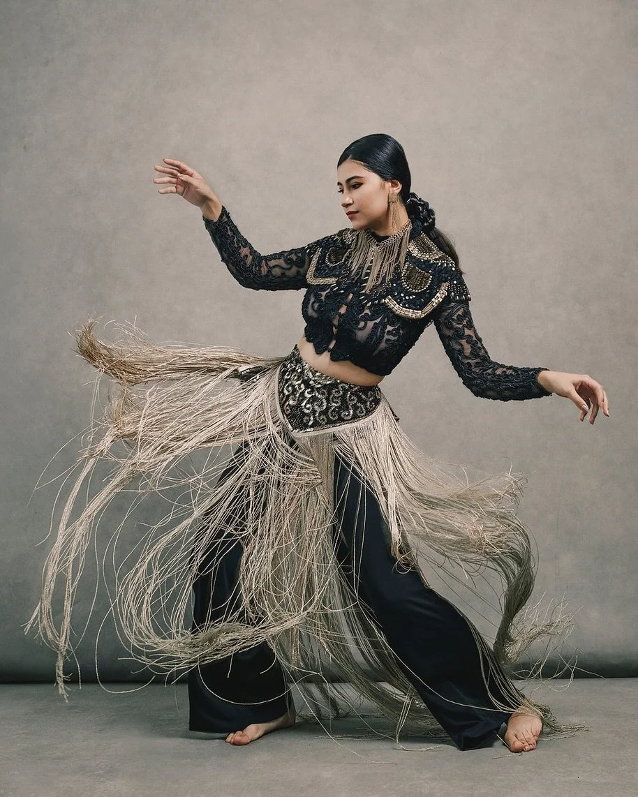 There are moments when the soul decides to dance, and the body has no choice but to follow.
In this session we captured pure, unfiltered joy, those sacred seconds when someone forgets the camera exists and remembers, instead, what it feels like to be