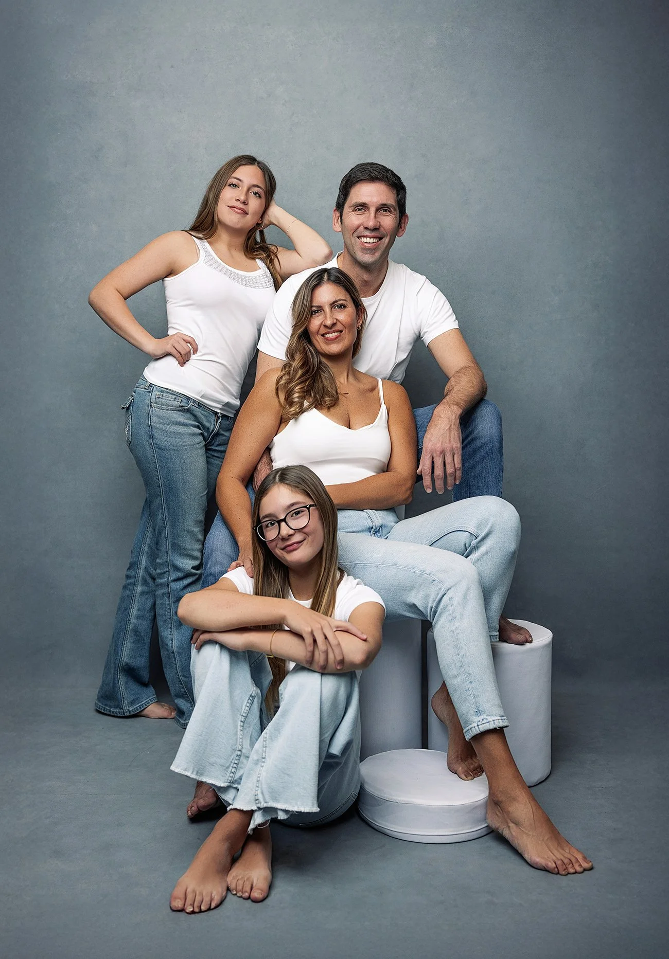 family-portrait-innsbruck-studio-editorial-style.jpg