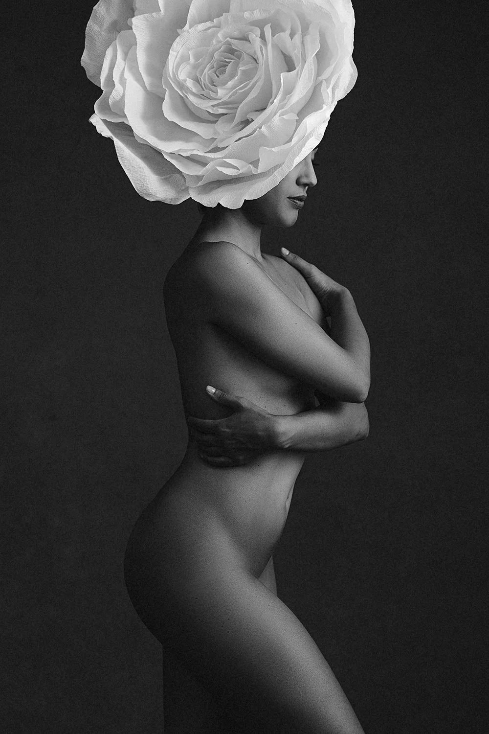Stunning black and white boudoir photography in Innsbruck, Austria by Mayumi Acosta